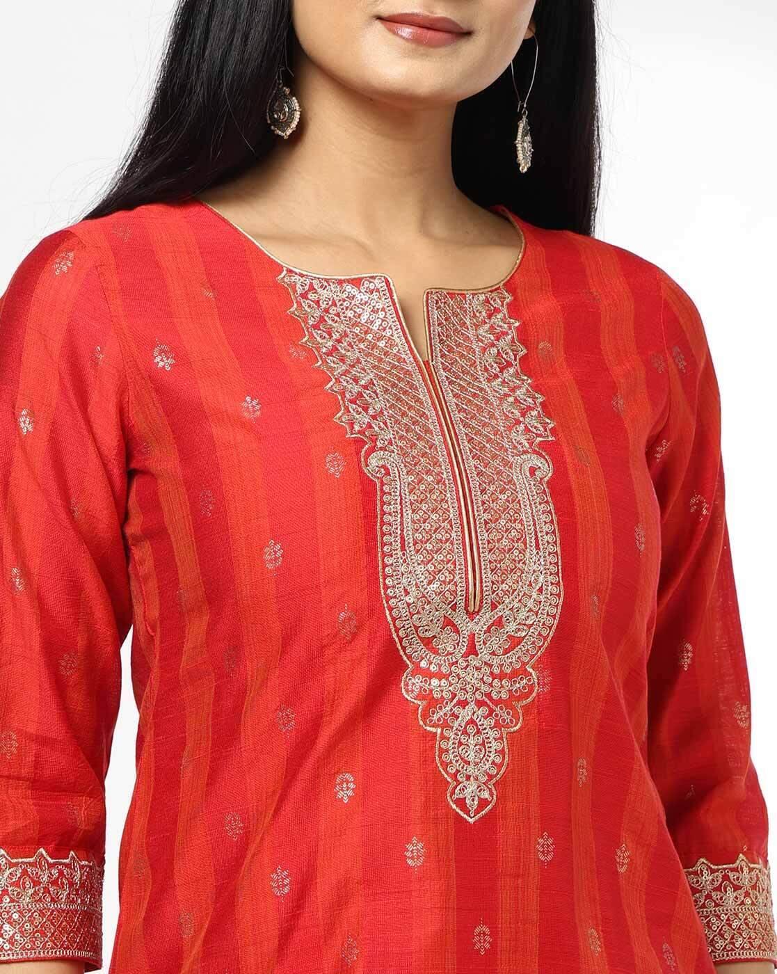 AVAASA SET | Women Embroidered Straight Kurta Suit Set|4