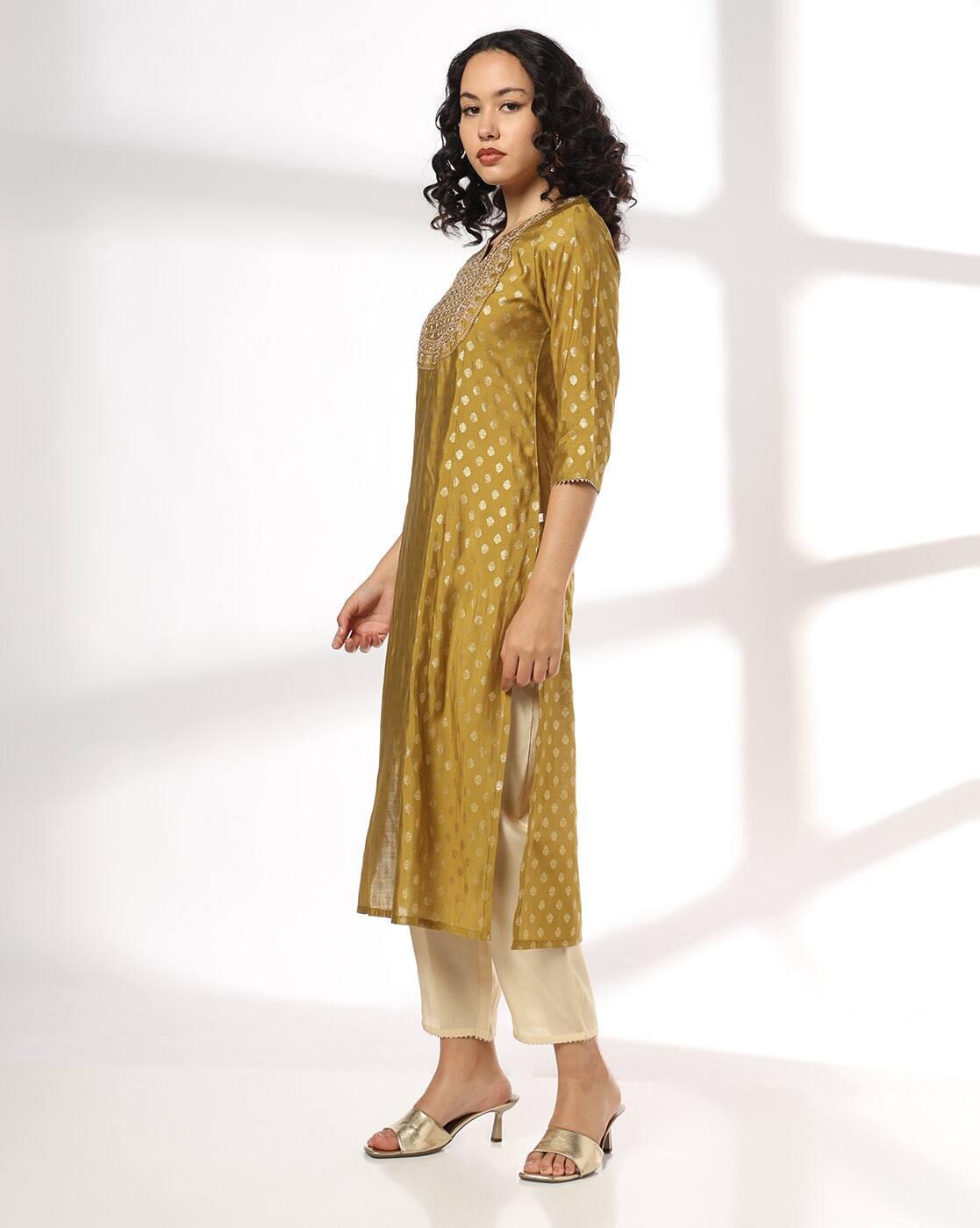 AVAASA SET | Women Embroidered Straight Kurta & Pants Set|1