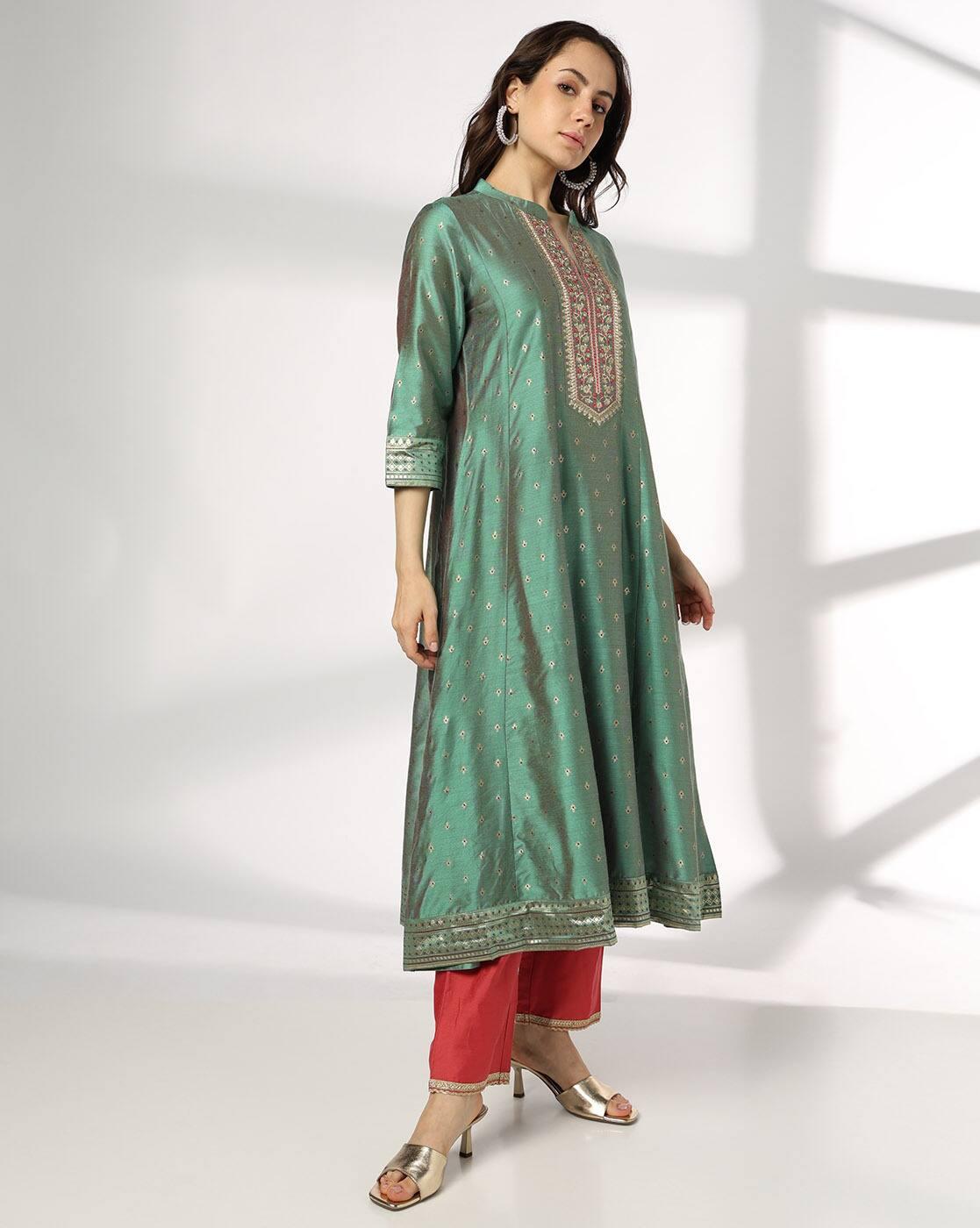 AVAASA SET | Women Embroidered Kurta Set|1