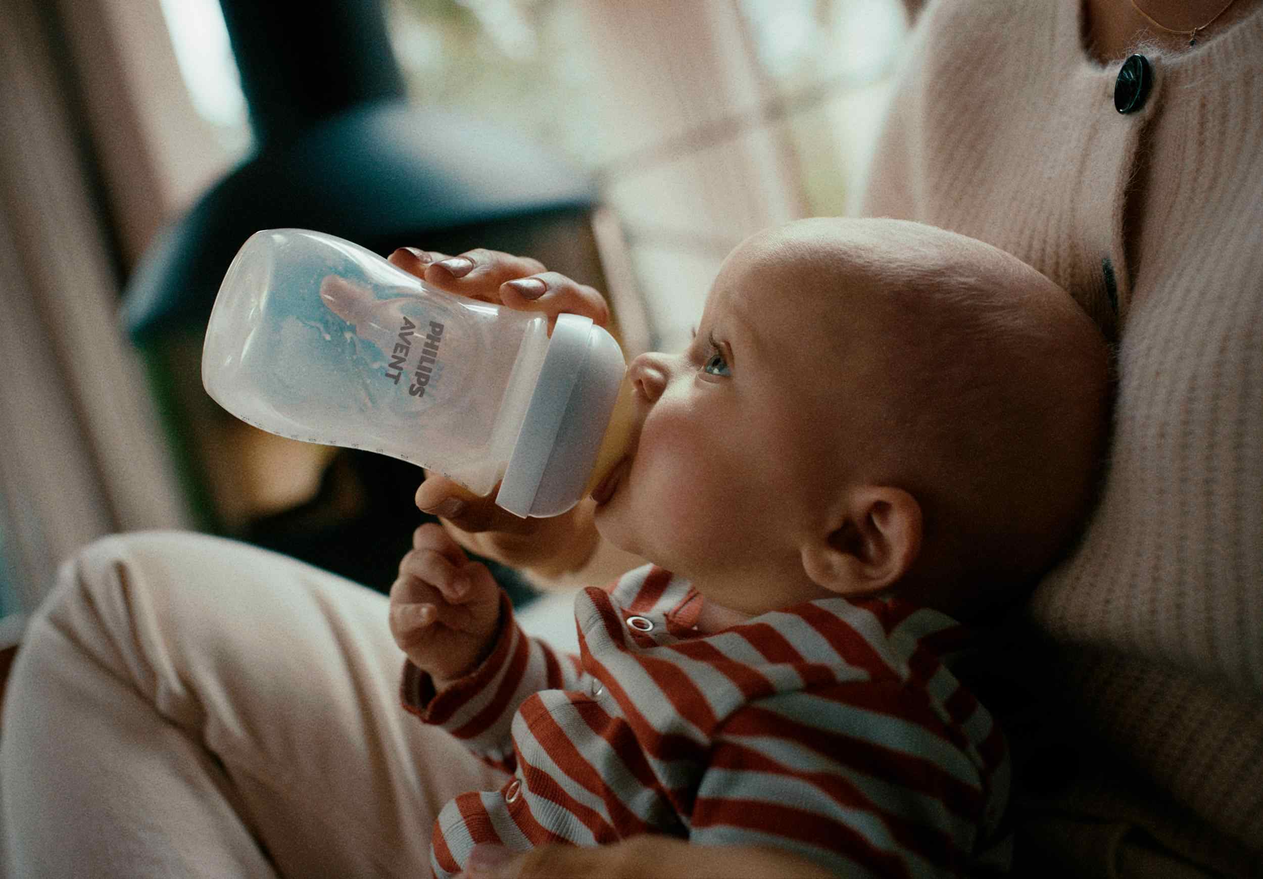 https://cdn.fynd.com/v2/falling-surf-7c8bb8/fyprod/wrkr/products/pictures/item/free/original/avent/SCY673-01/8/-QxCyNEg-u-493771103-09.jpg