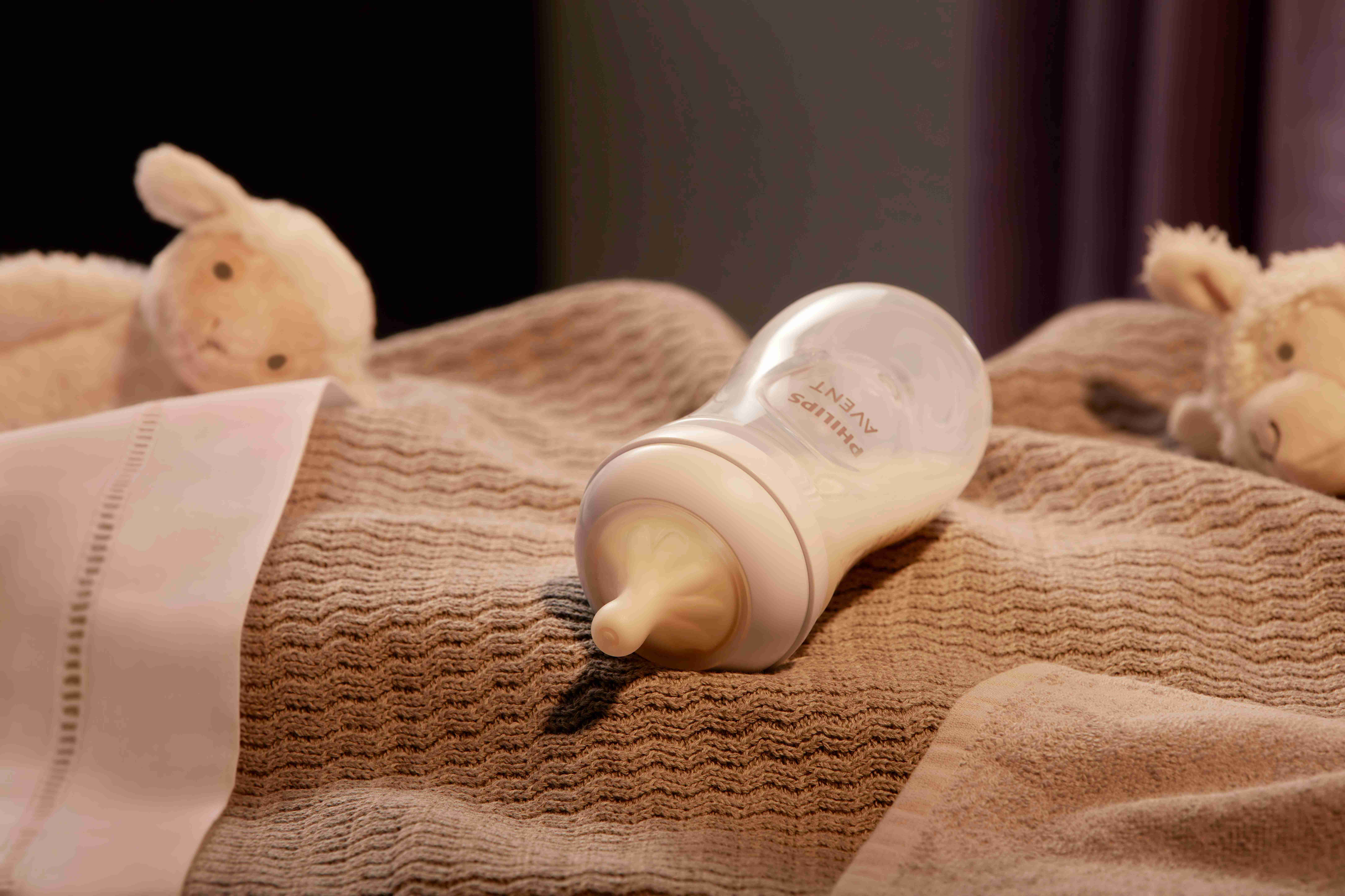 https://cdn.fynd.com/v2/falling-surf-7c8bb8/fyprod/wrkr/products/pictures/item/free/original/avent/SCY903-01/4/lvFRO9ytAM-493771106-05.jpeg