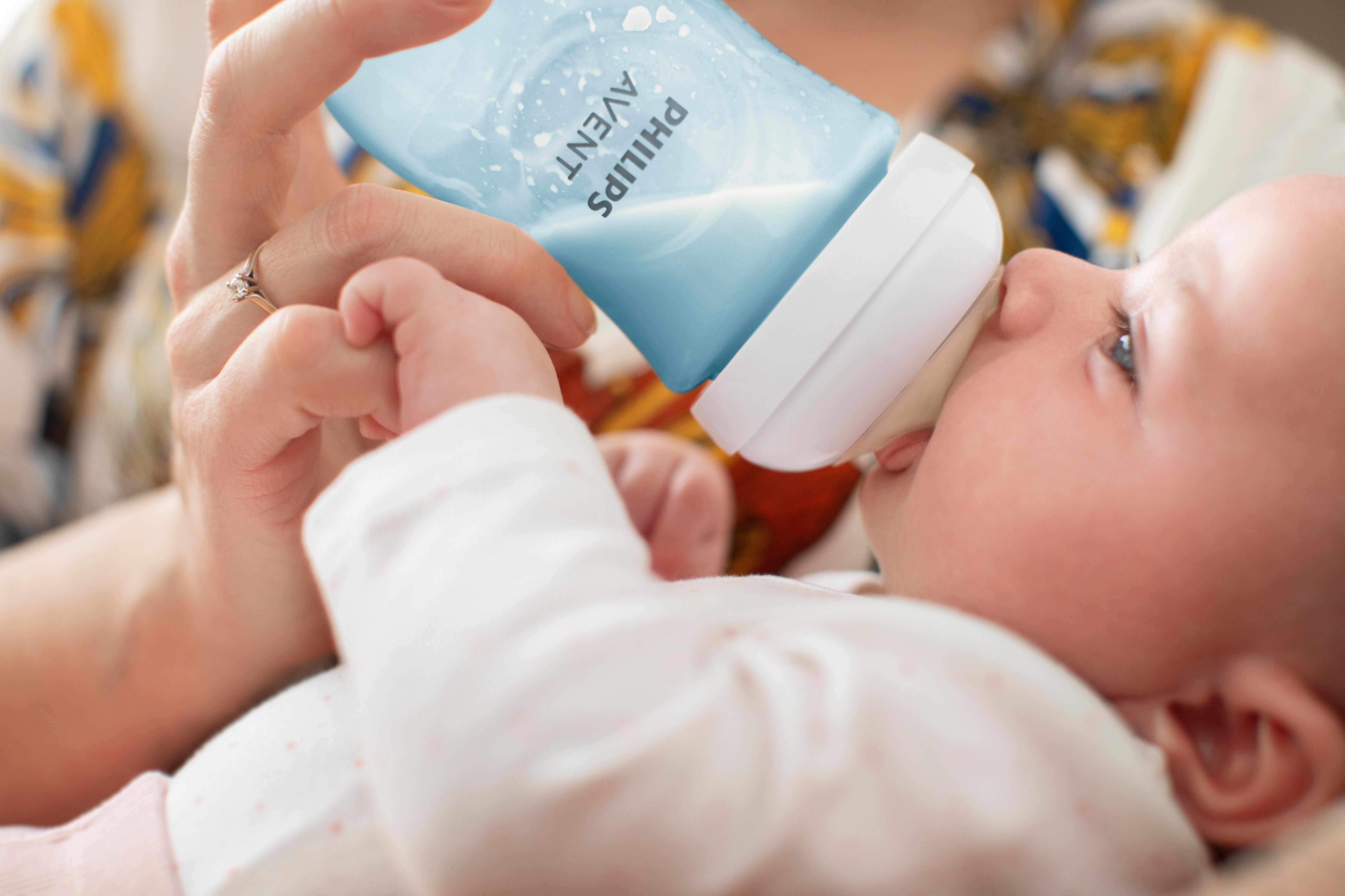 https://cdn.fynd.com/v2/falling-surf-7c8bb8/fyprod/wrkr/products/pictures/item/free/original/avent/SCY903-21/5/AbbGK24Ed6-493771109-06.jpg