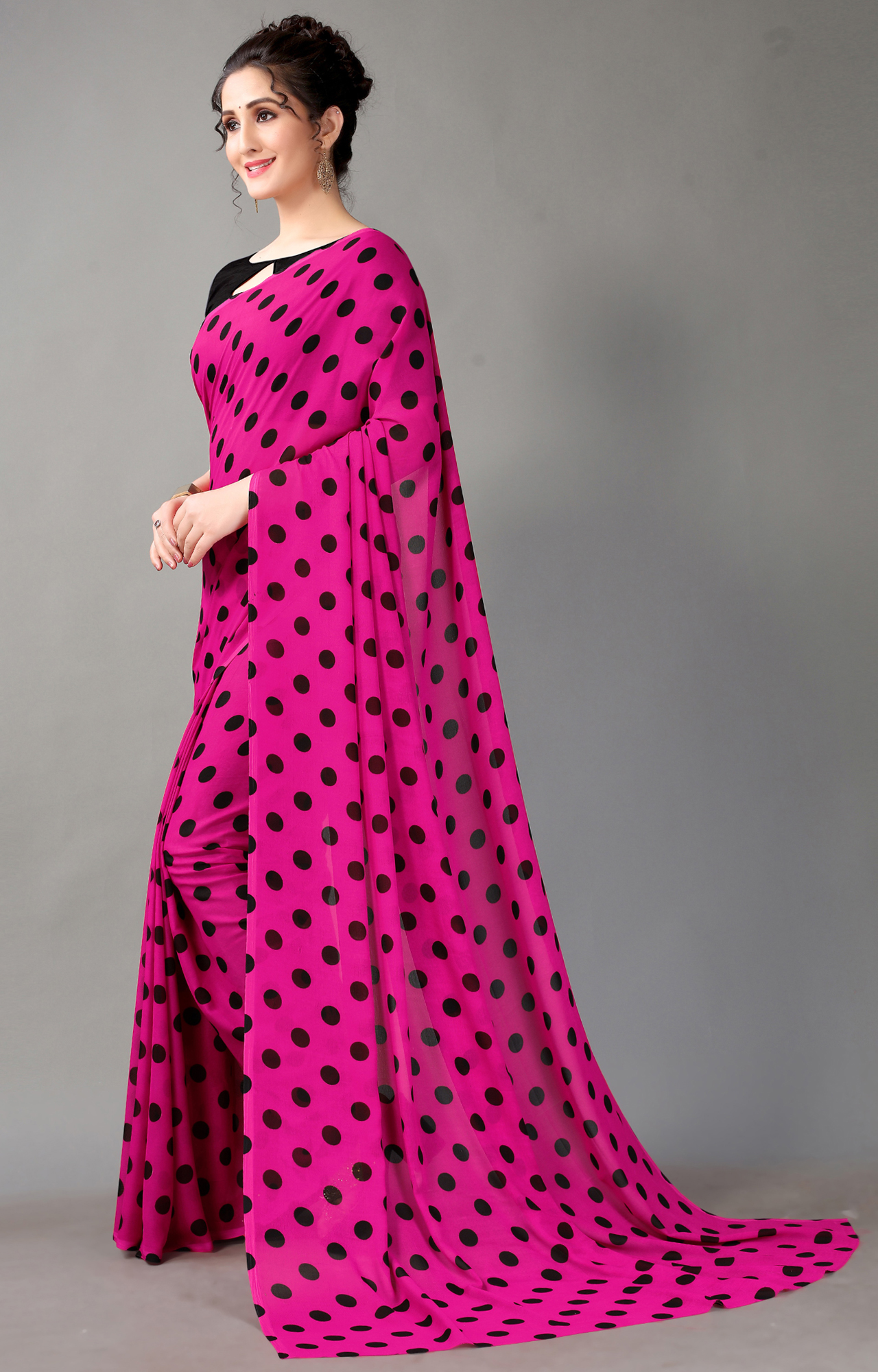 Polka Print Saree in Khambhalia - Dealers, Manufacturers & Suppliers -  Justdial