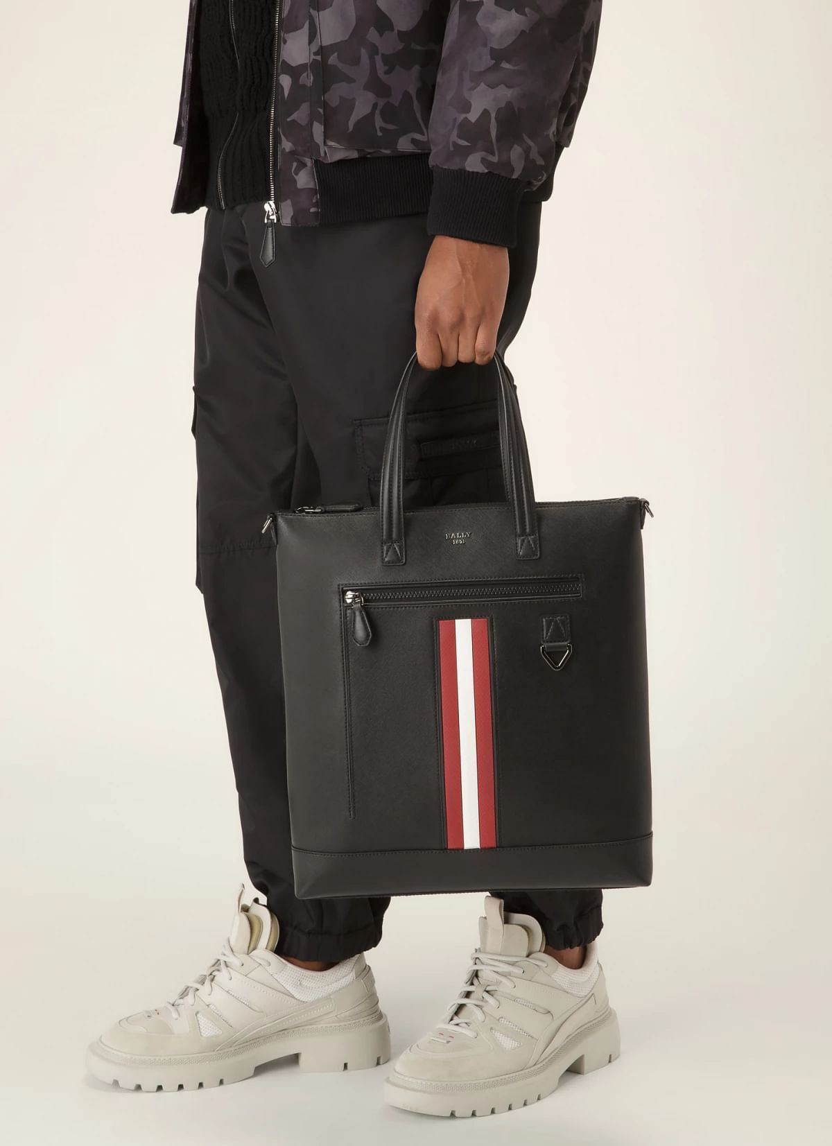 Mahir Recycled Leather Tote Bag In Black