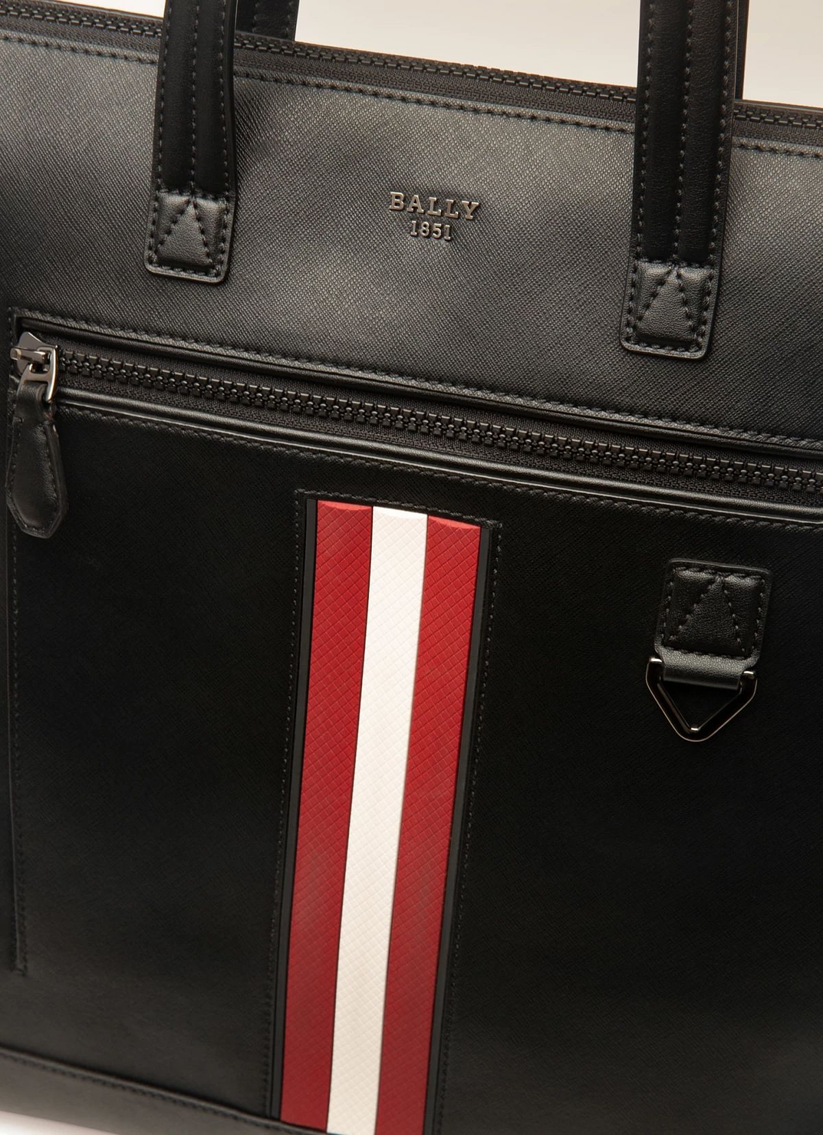 Mahir Recycled Leather Tote Bag In Black
