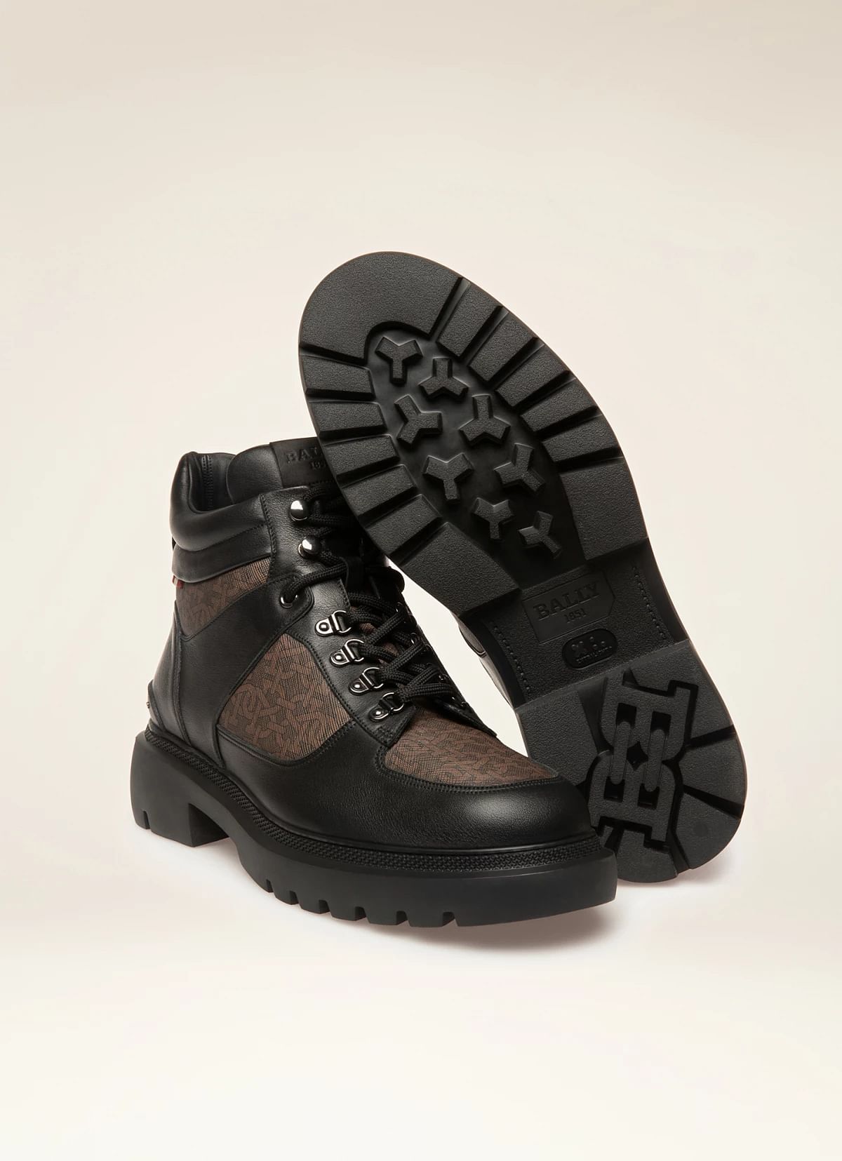 Valensy Leather Boots