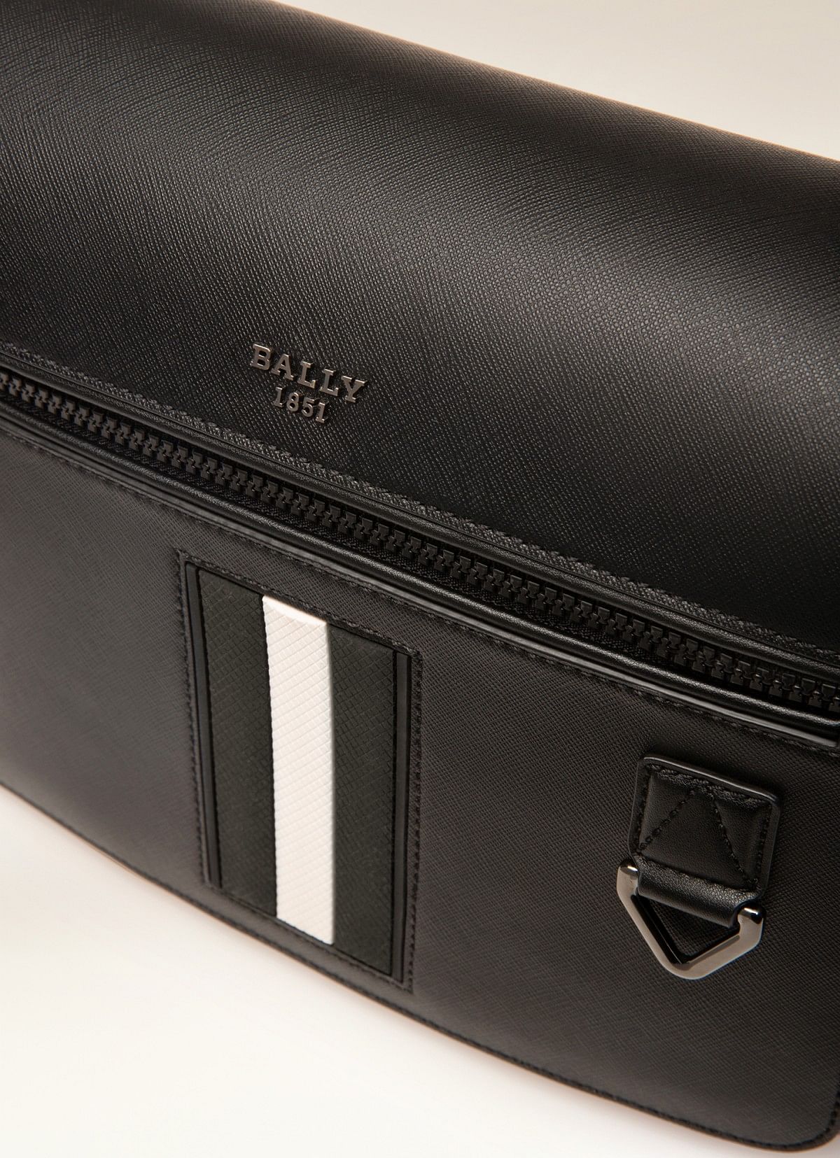 Mes Recycled Leather Messenger Bag In Black