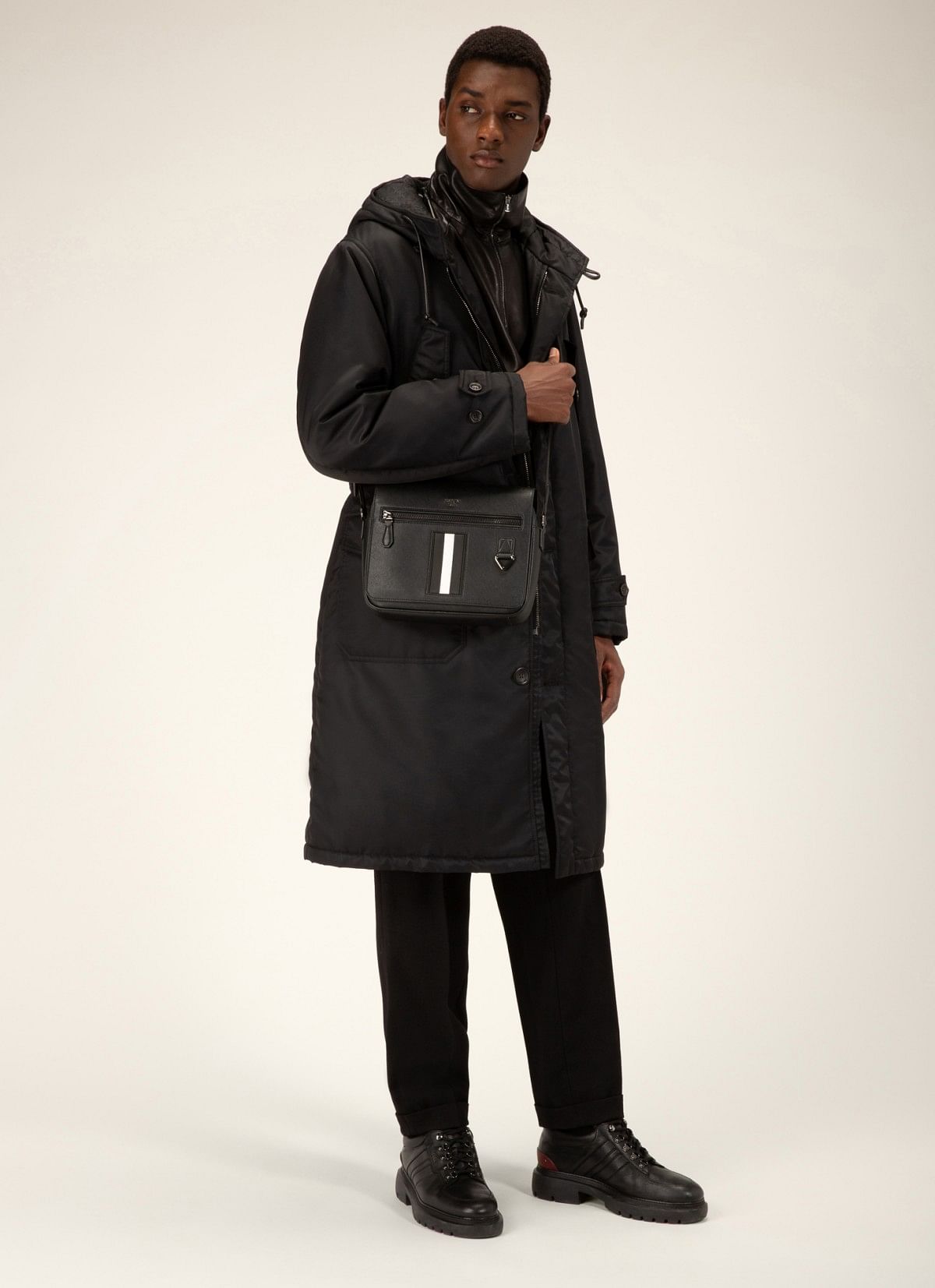 Mes Recycled Leather Messenger Bag In Black