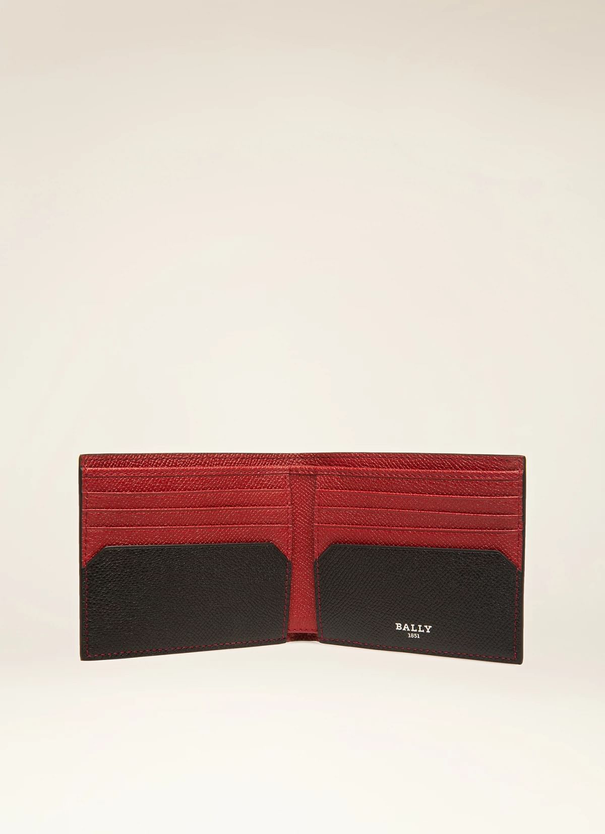 Bollen Leather Wallet In Black