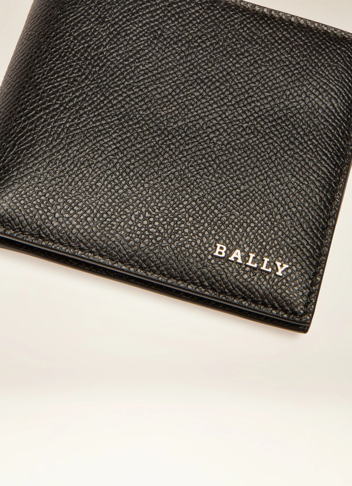 Bollen Leather Wallet In Black