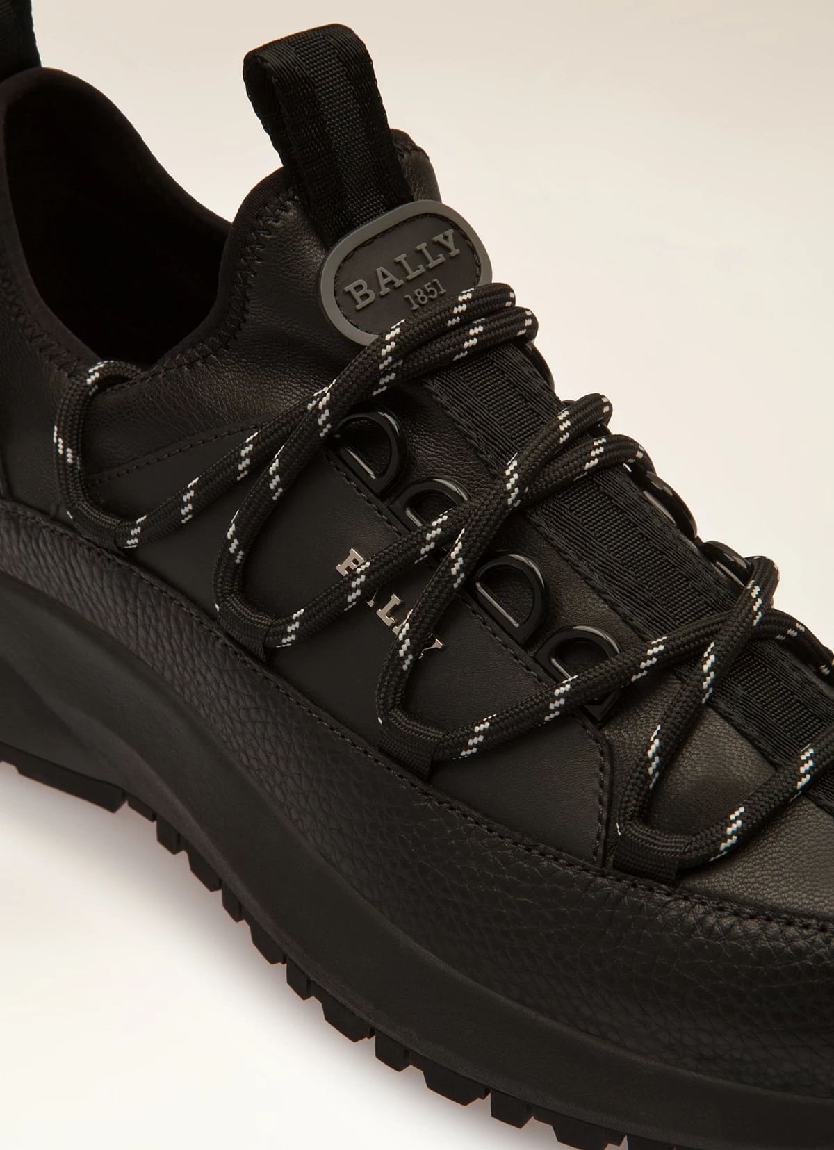 Delys Leather Sneakers