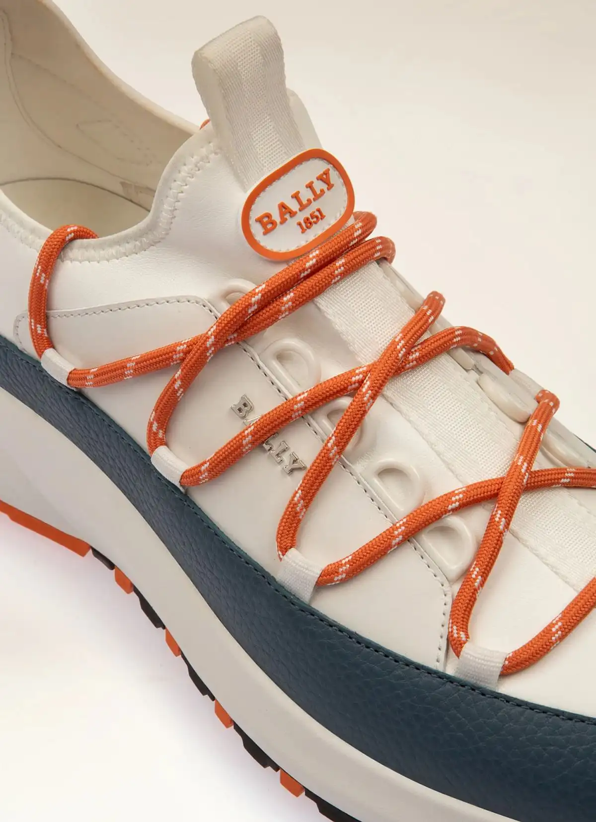 Delys Leather Sneakers
