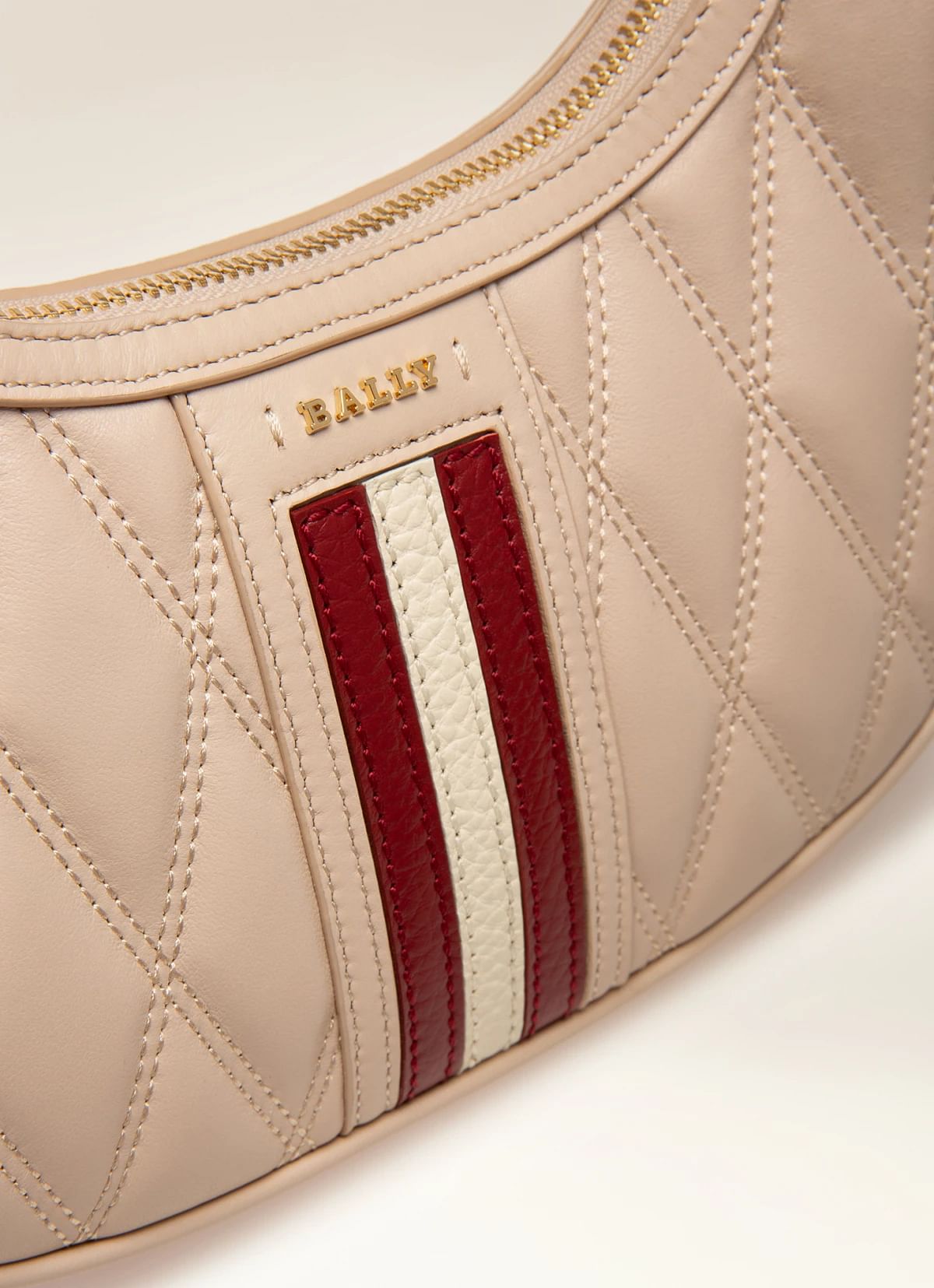 Deyr Cross Body Bag
