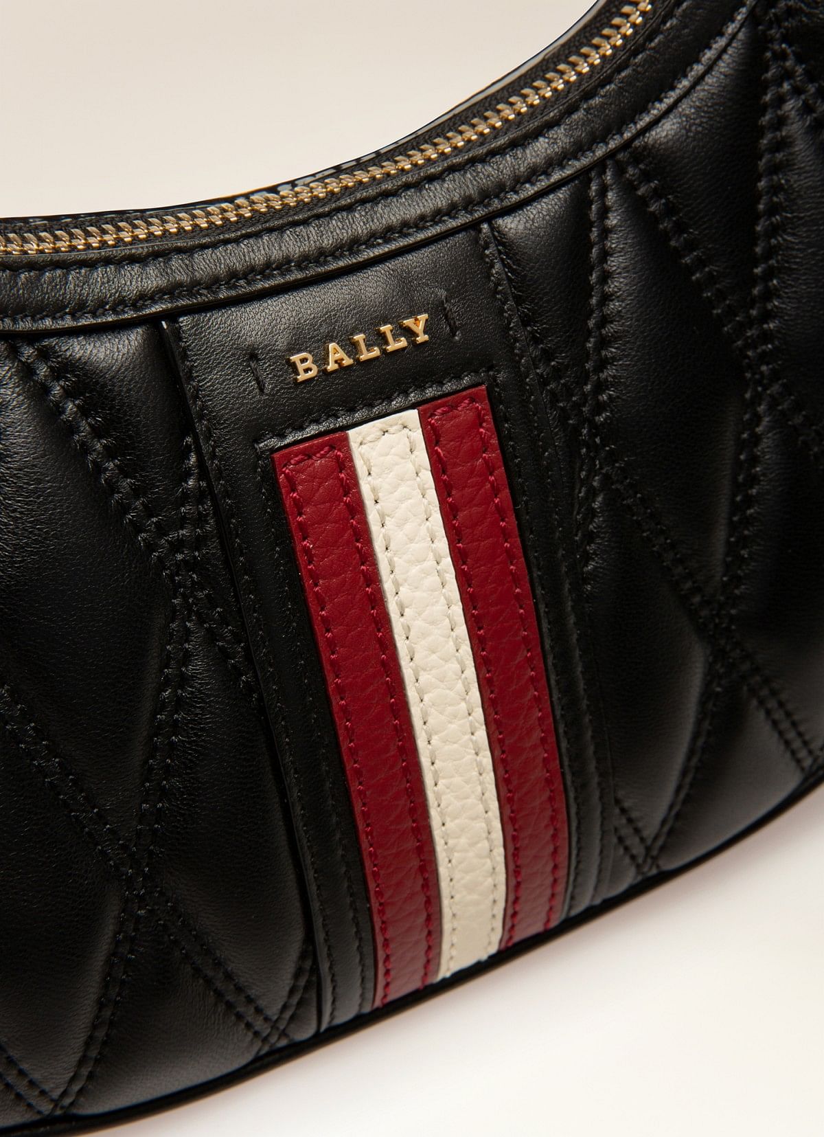 Deyr Leather Minibag In Black