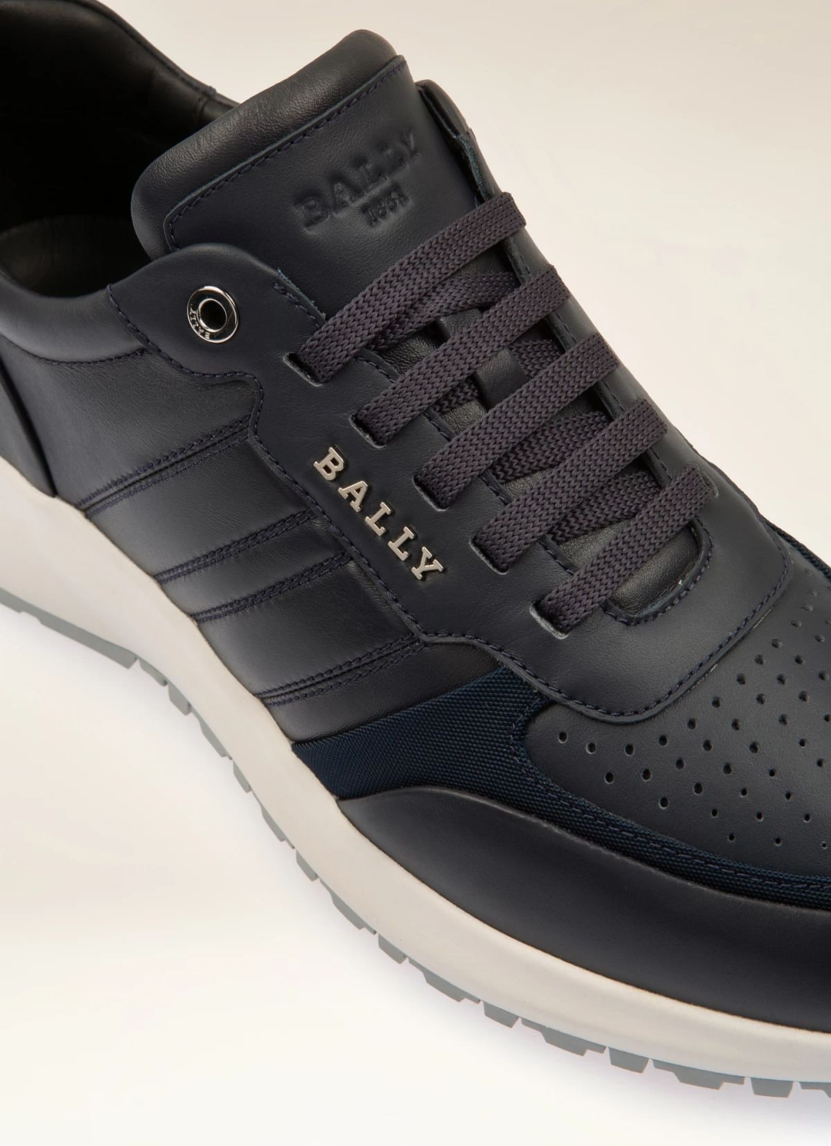 Dessye Leather Sneakers