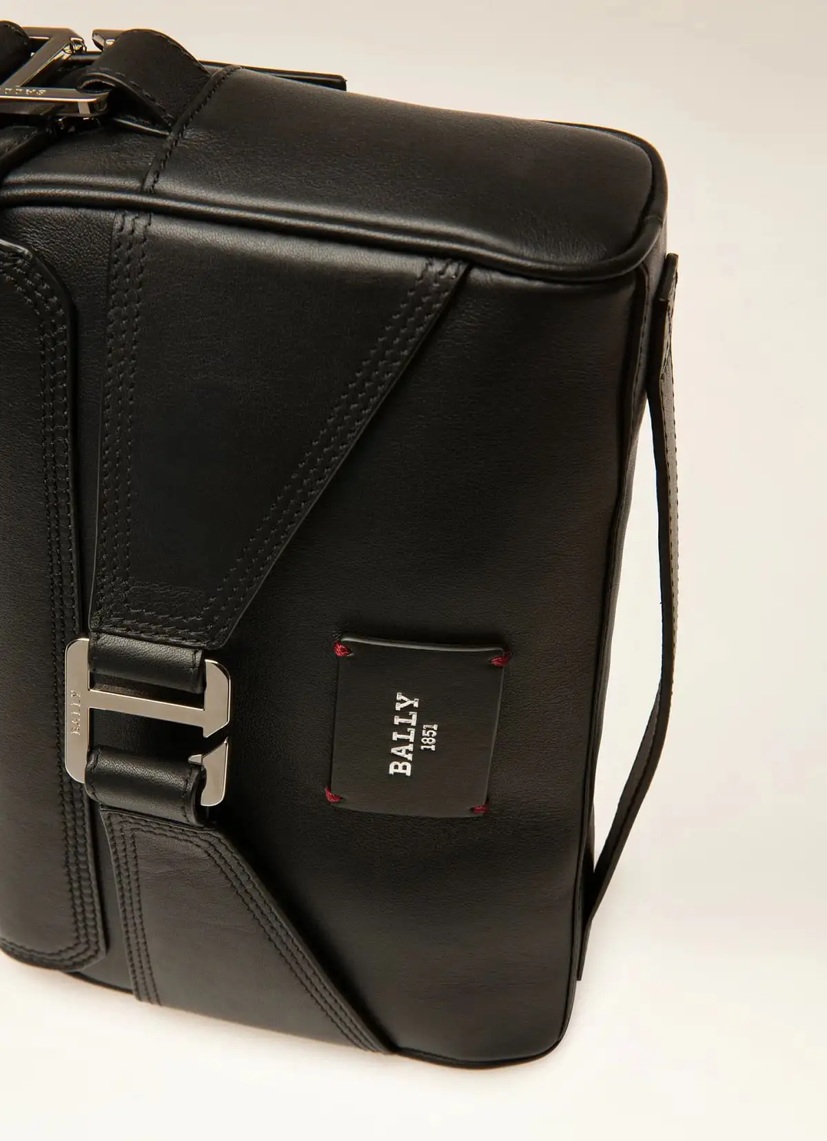 Hymios Cross Body Bag
