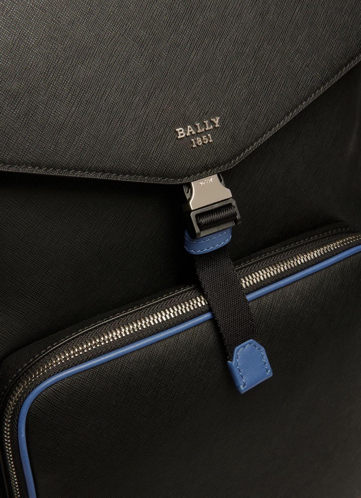Maxi Backpack In Black And Blue Neon