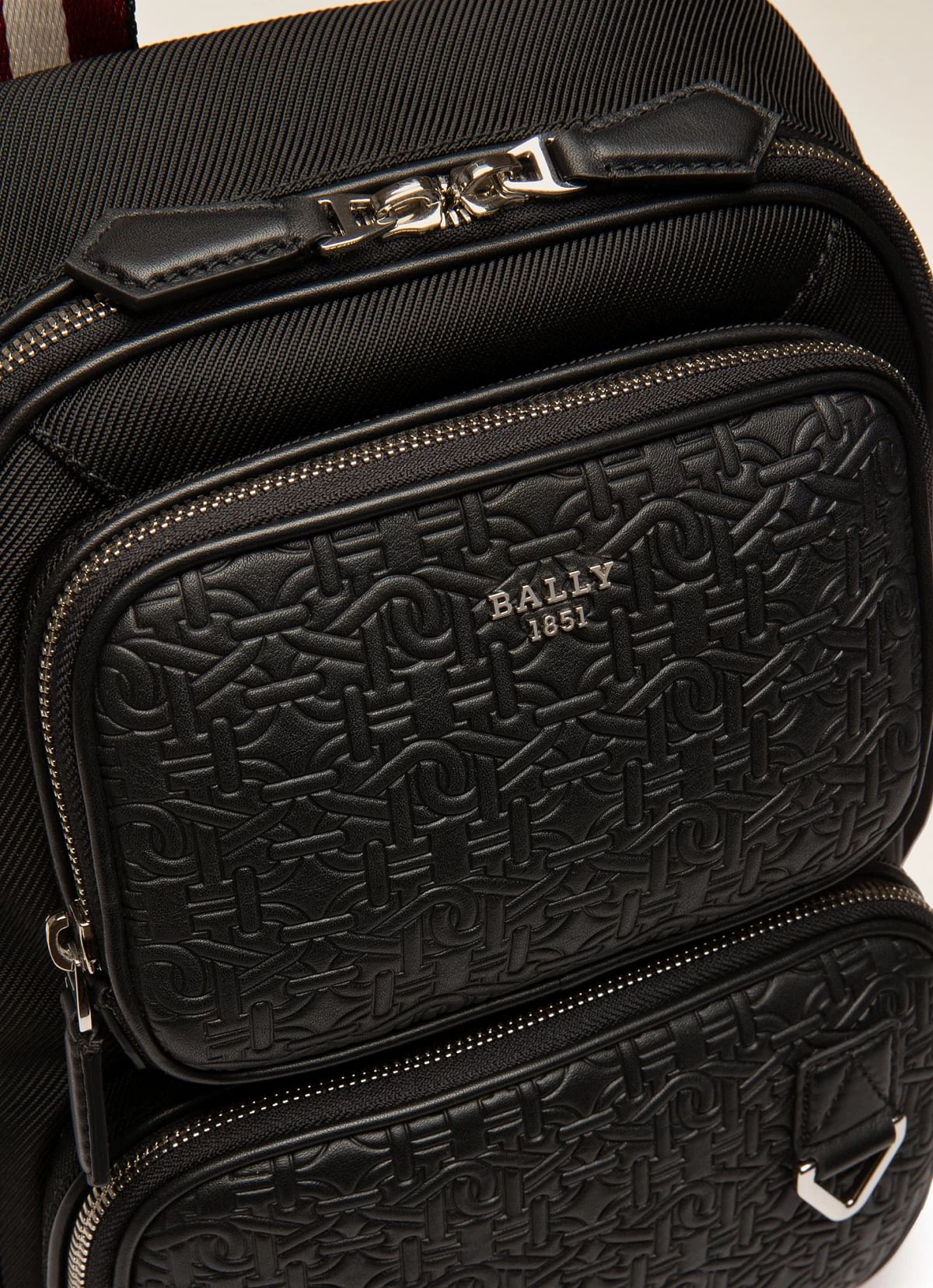 Cath Sling Bag