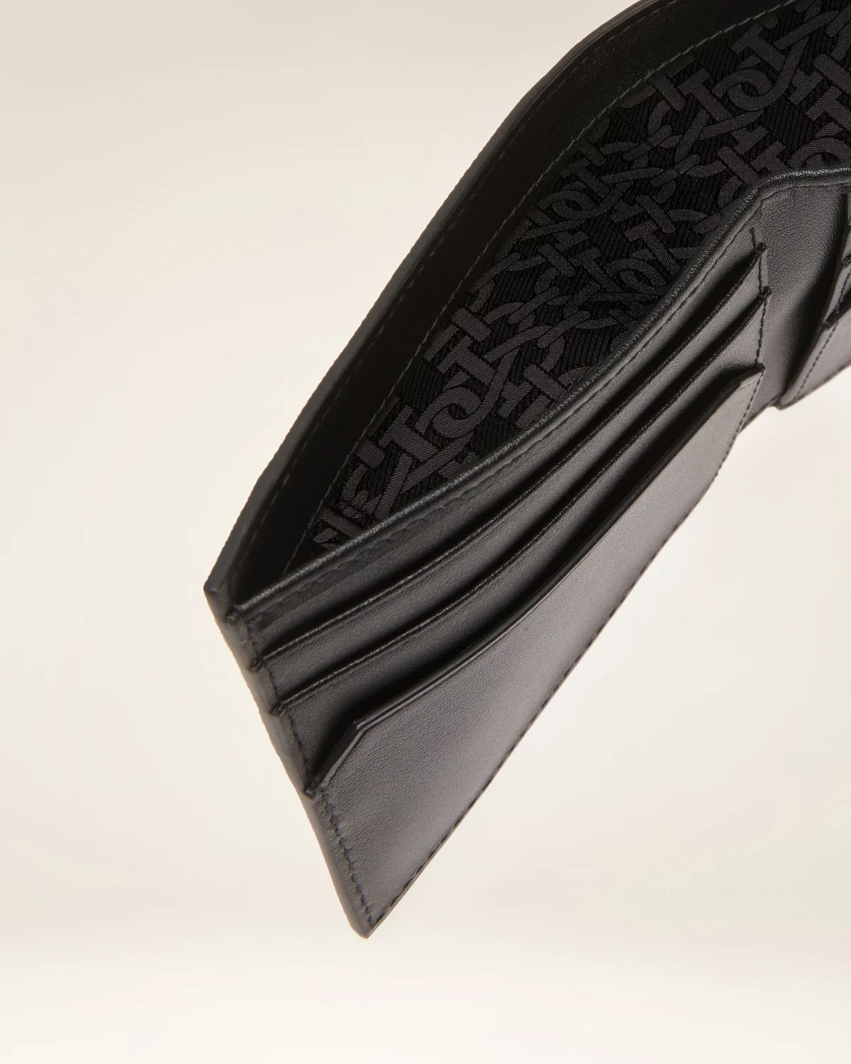 Bevye Multi Leather Wallet