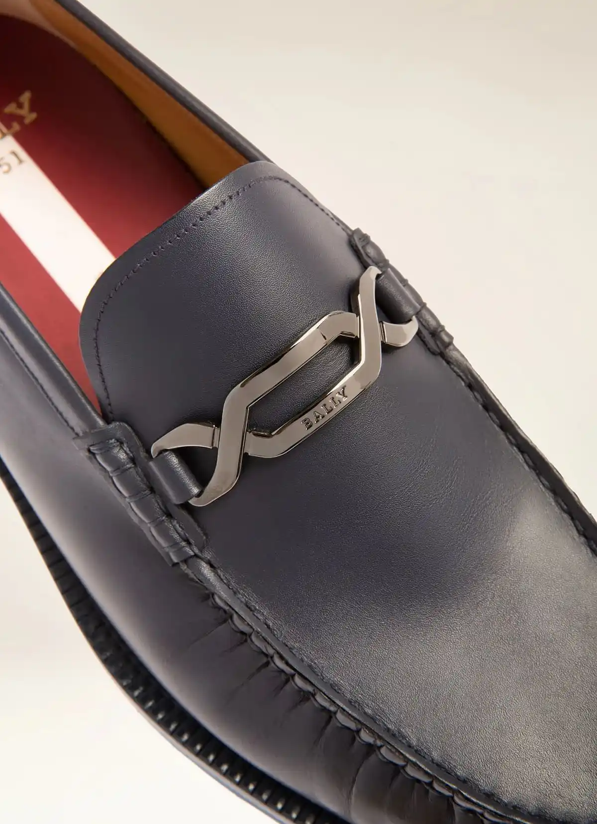 Novian Leather Moccassins