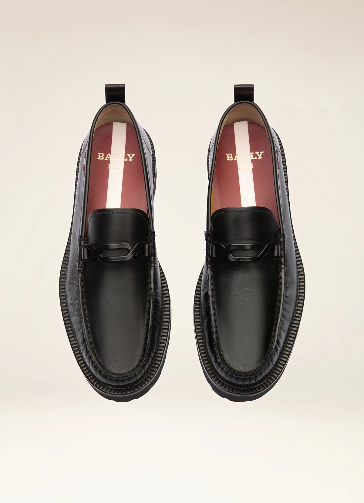 Novian Leather Moccassins