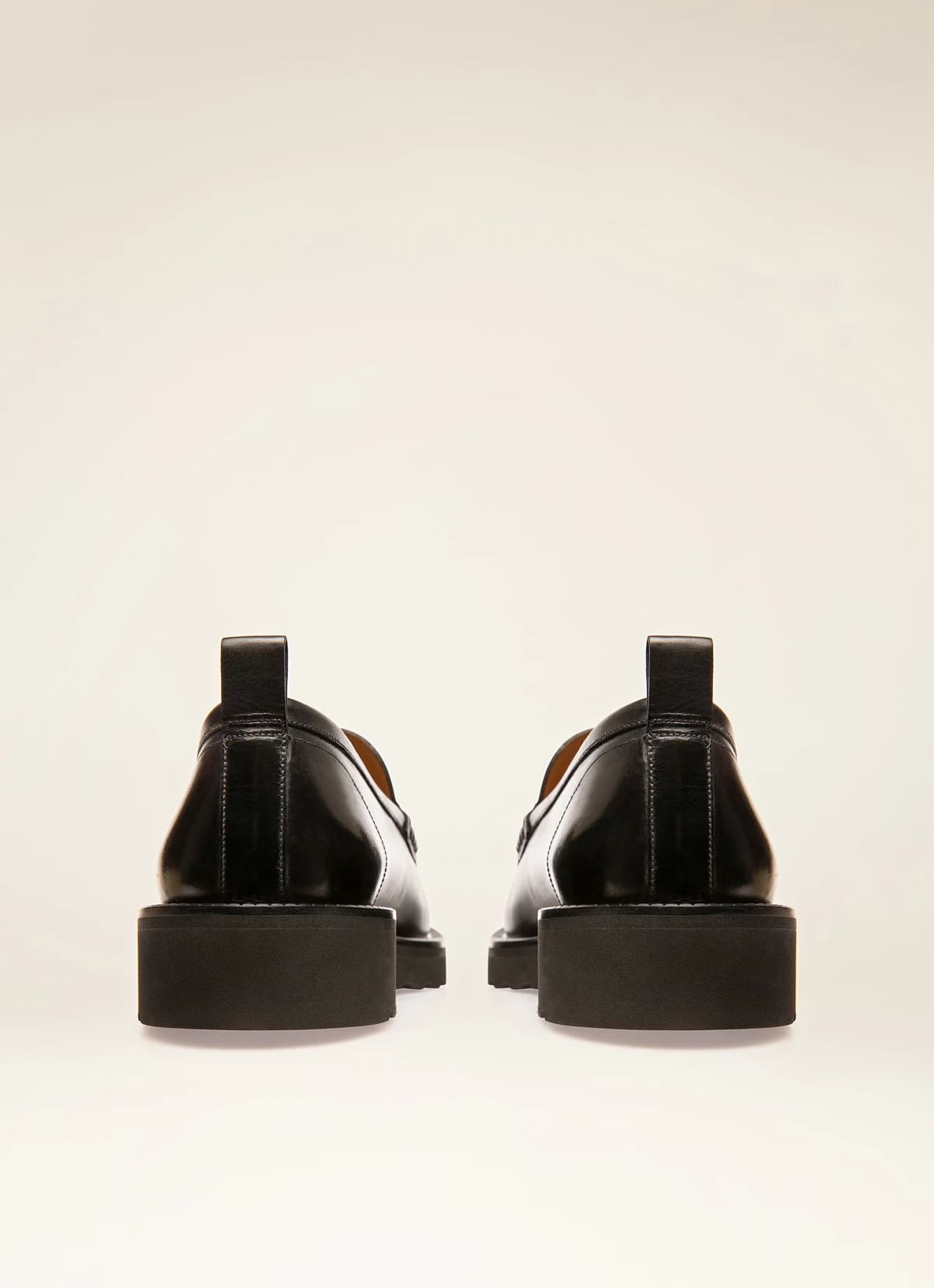 Novian Leather Moccassins
