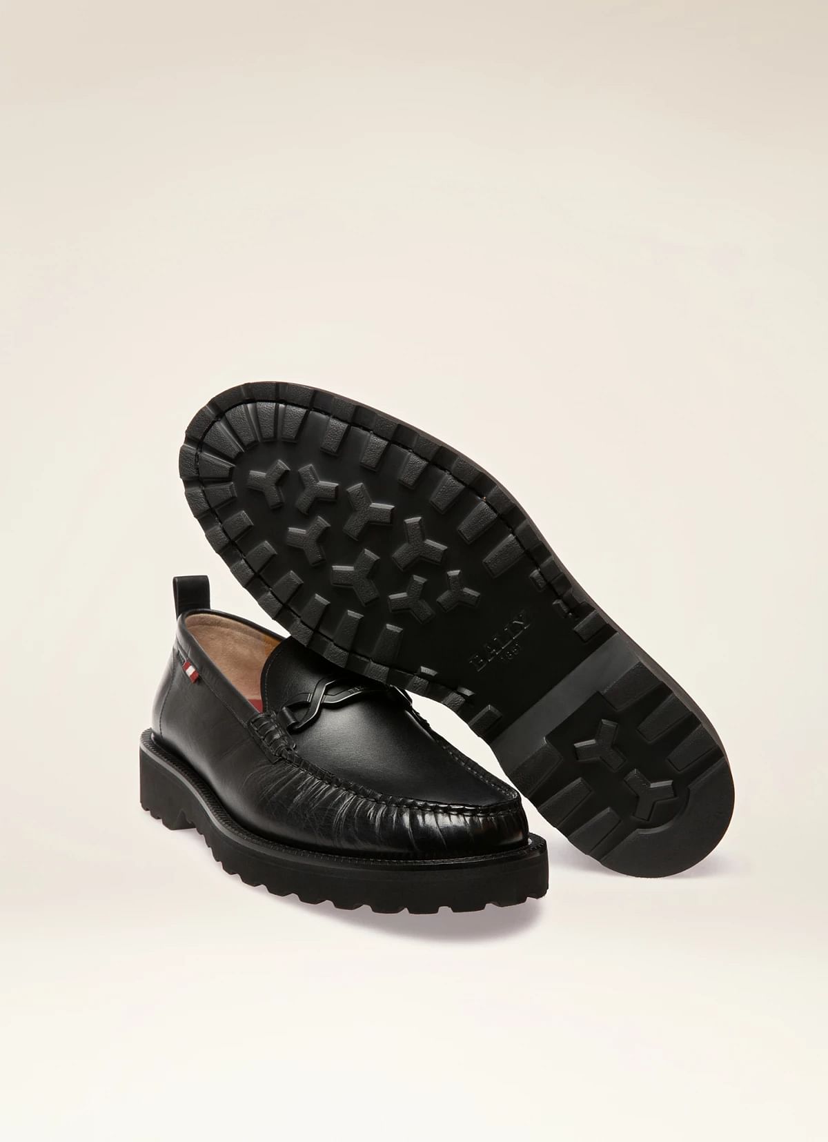 Novian Leather Moccassins