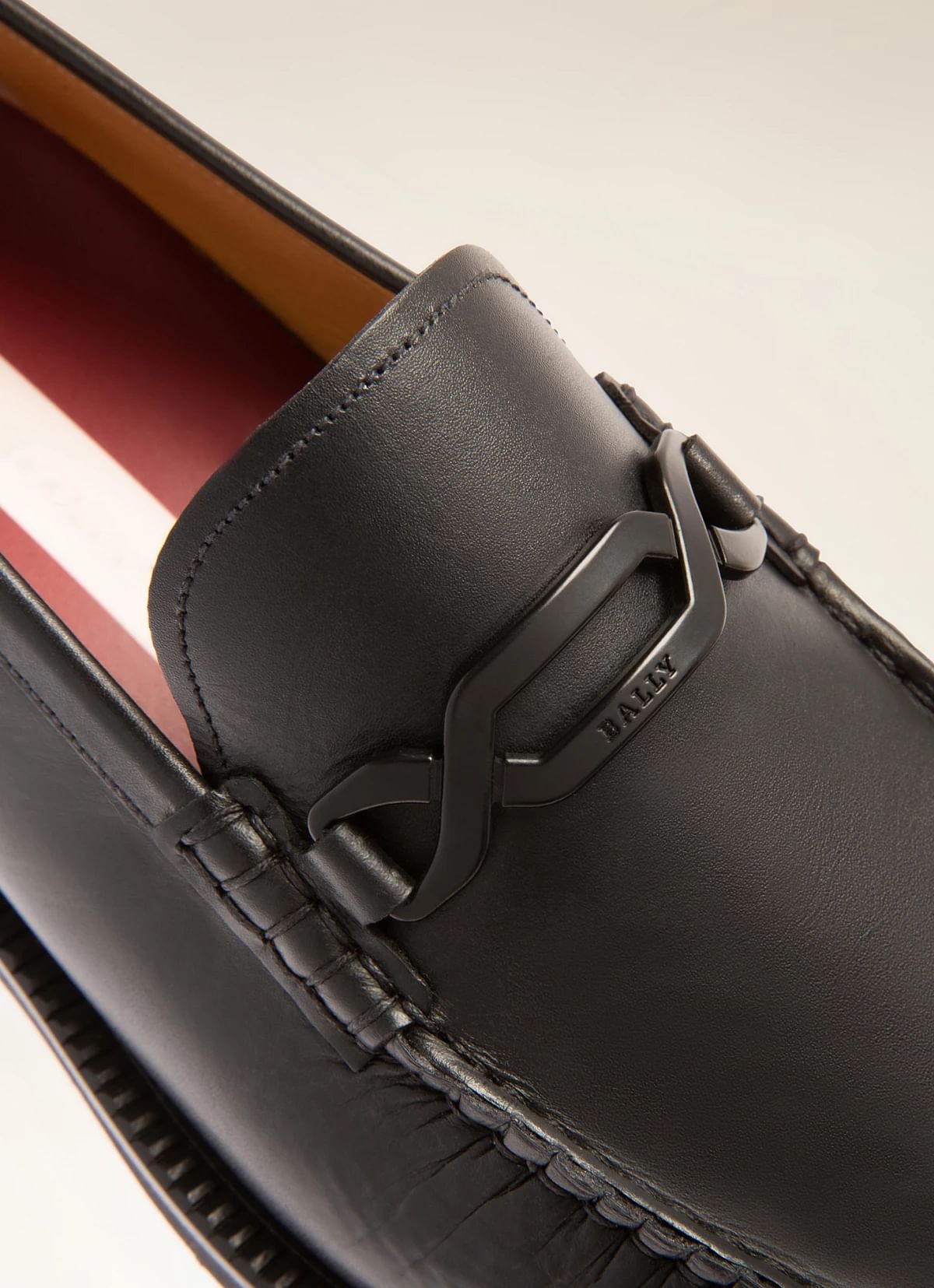 Novian Leather Moccassins