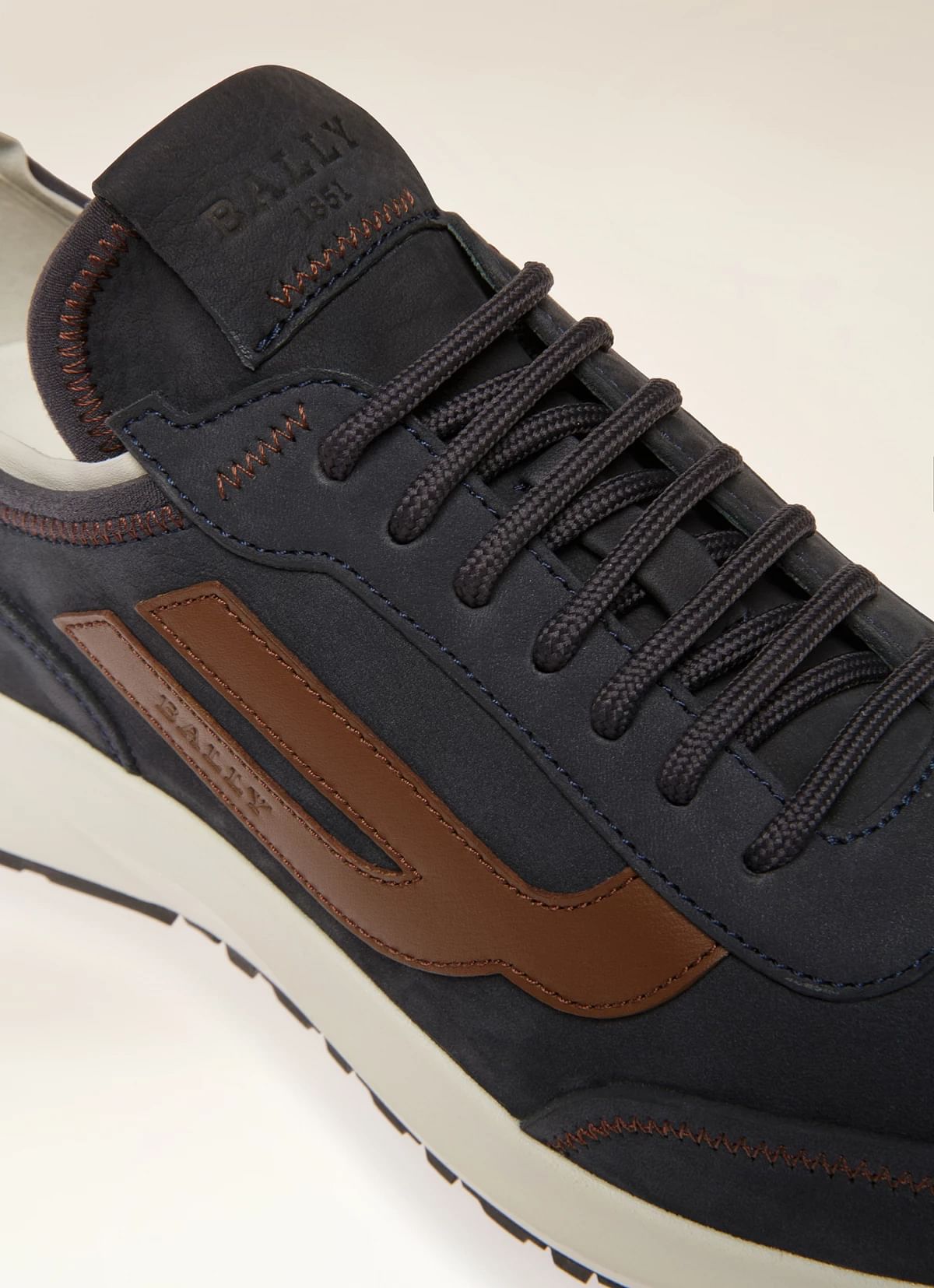 Darys Leather Sneakers