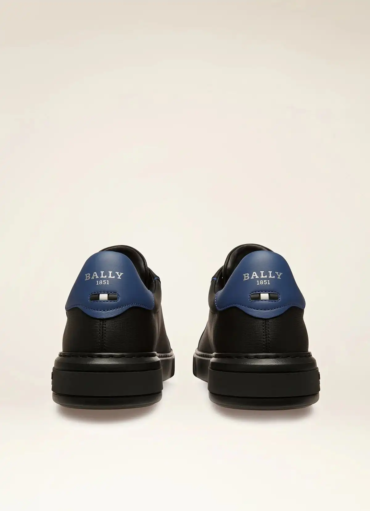 Manuel Leather Sneakers