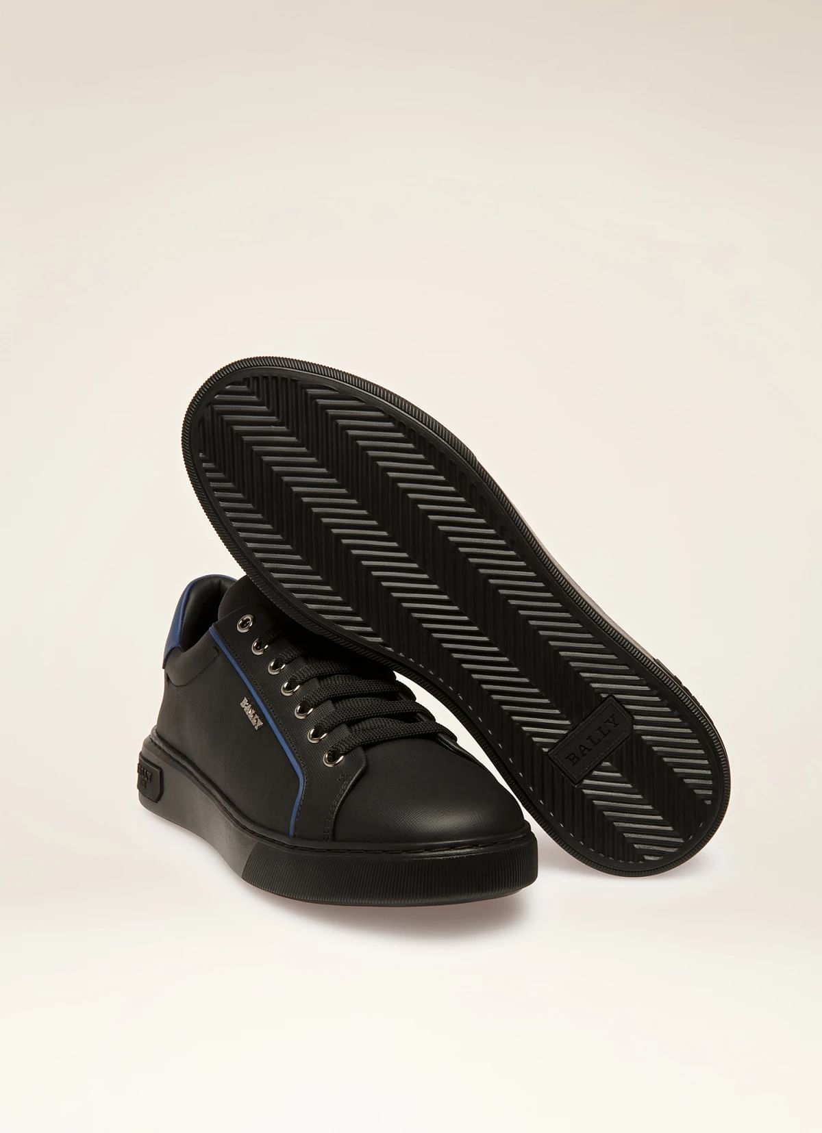 Manuel Leather Sneakers
