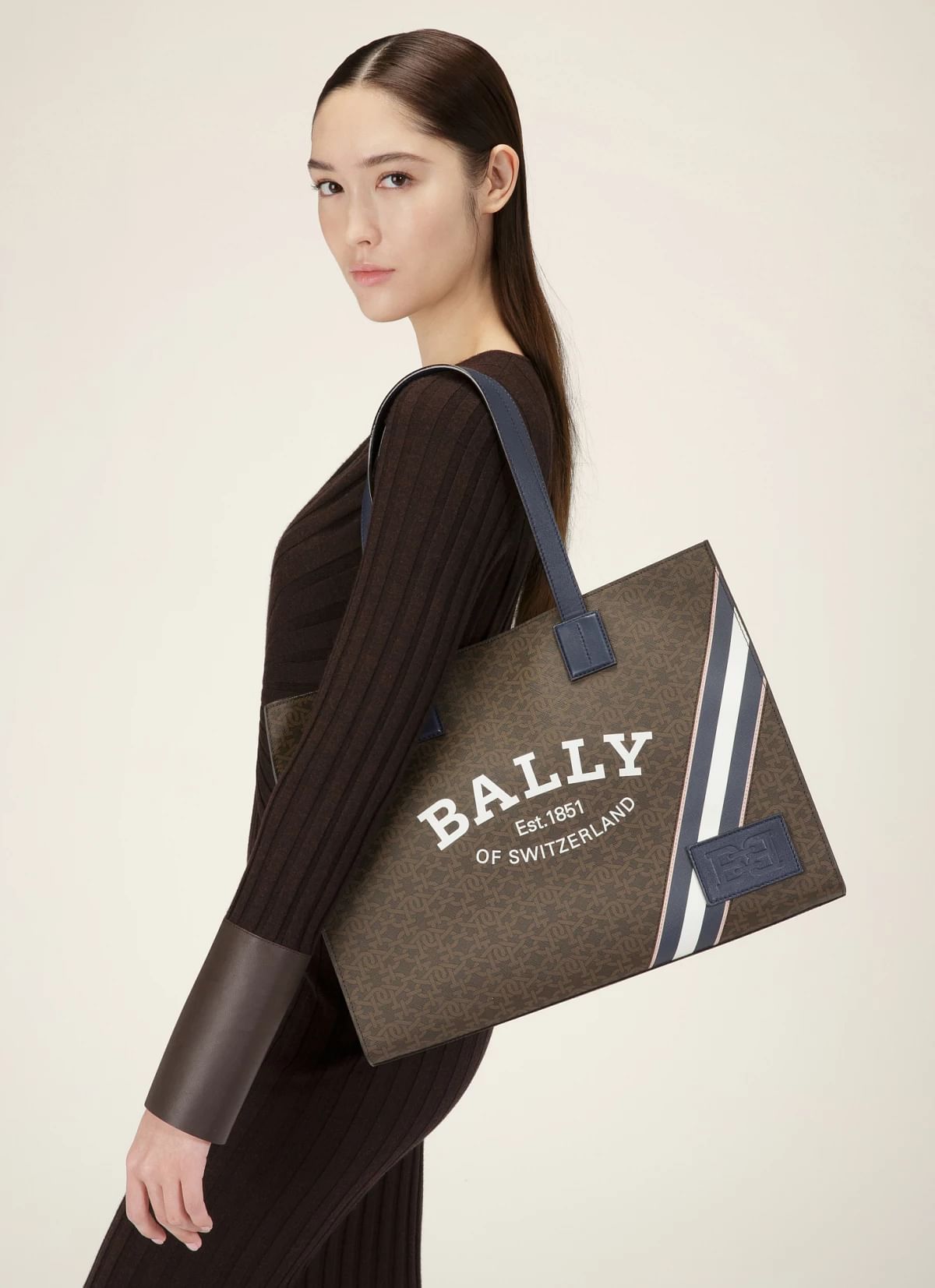 Crystalia Tpu Tote In Brown