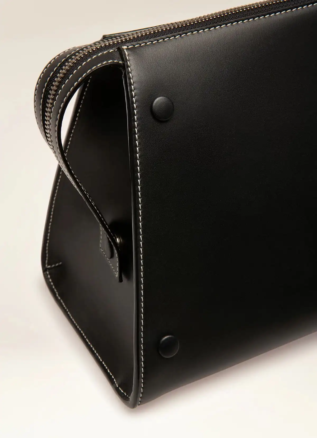 Arieel Leather Minibag In Black