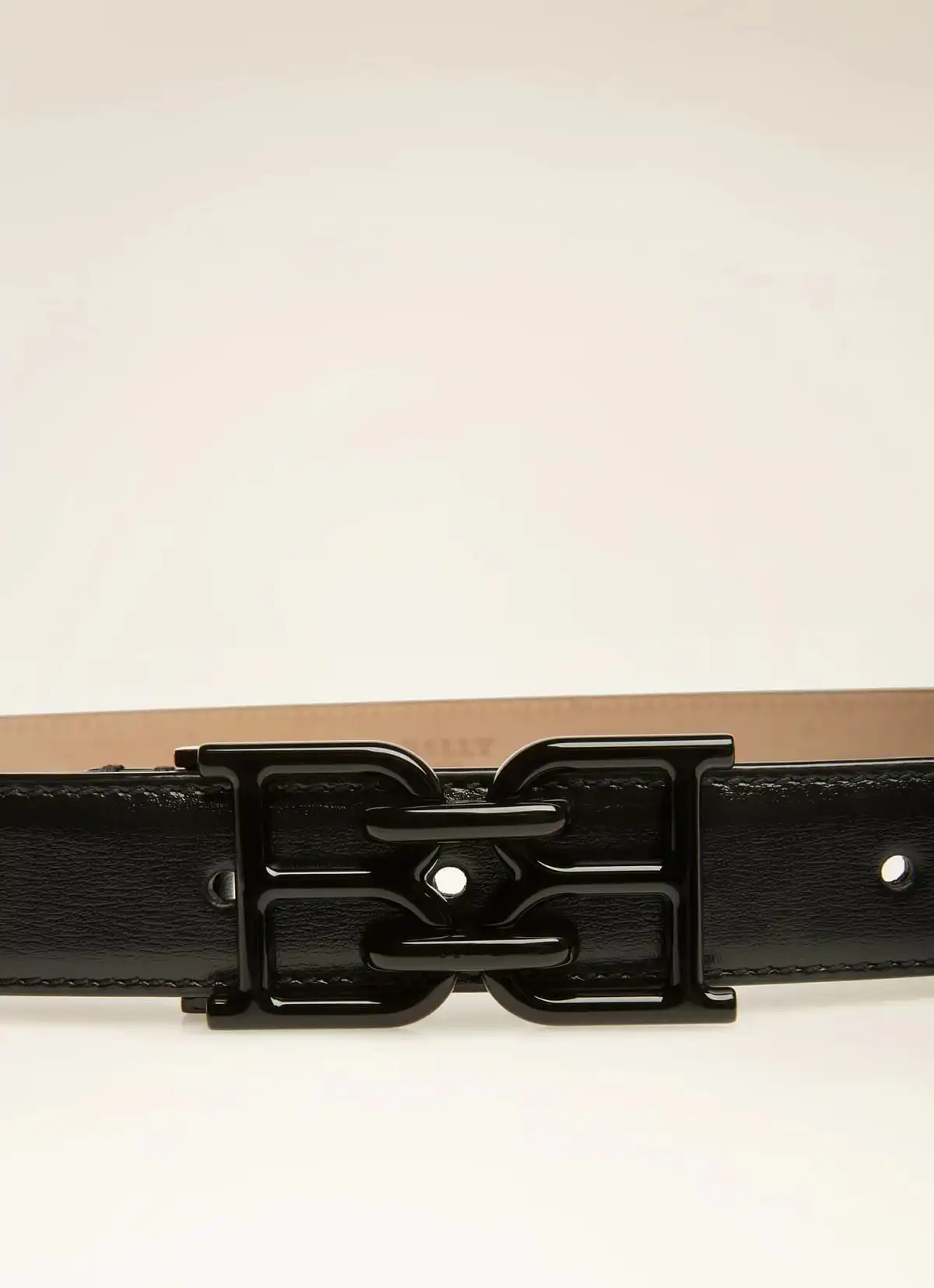 B Chain 25 W Leather Belt