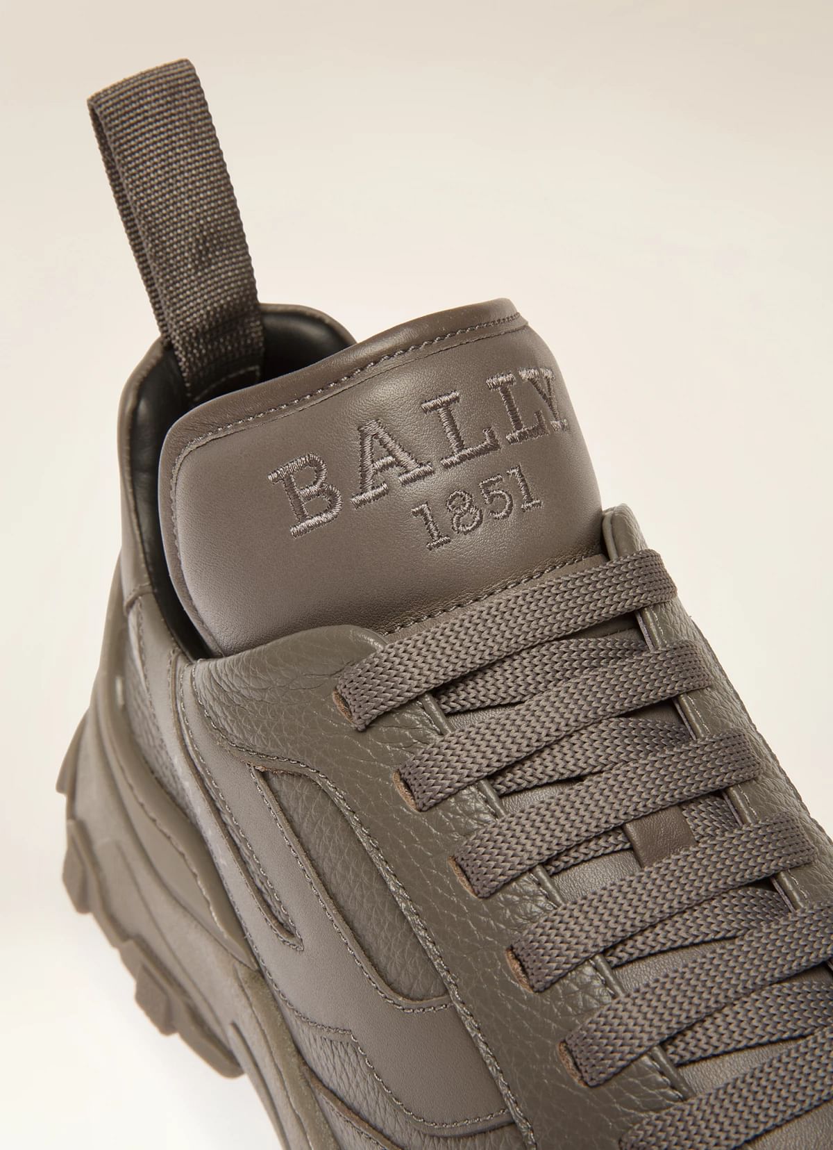 Holden-W Leather Sneakers