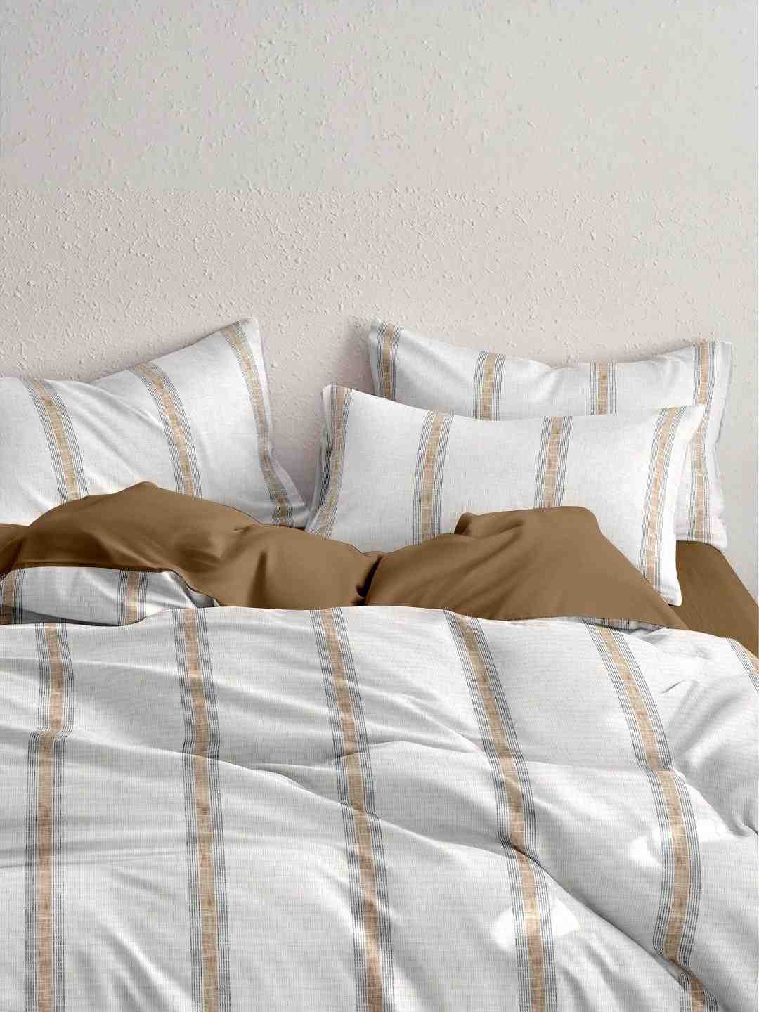 Luke Queen Bedsheet the blend of polyester and cotton.