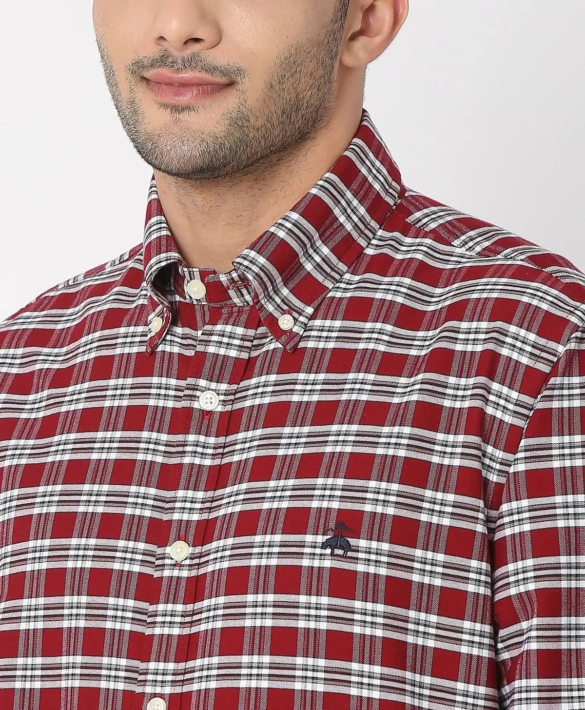 https://cdn.fynd.com/v2/falling-surf-7c8bb8/fyprod/wrkr/products/pictures/item/free/original/brooks-brothers/202200041_MAROON/2/PKYjUl0oiJ-410366260005_3_3100.webp