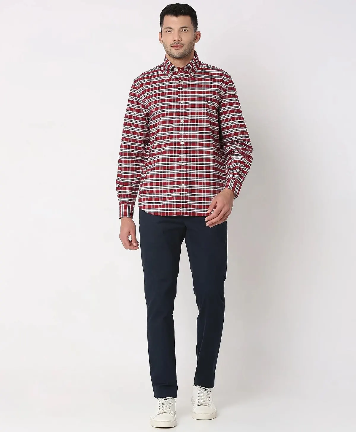 https://cdn.fynd.com/v2/falling-surf-7c8bb8/fyprod/wrkr/products/pictures/item/free/original/brooks-brothers/202200041_MAROON/3/PfAUxjycQU-410366260005_4_2837.webp