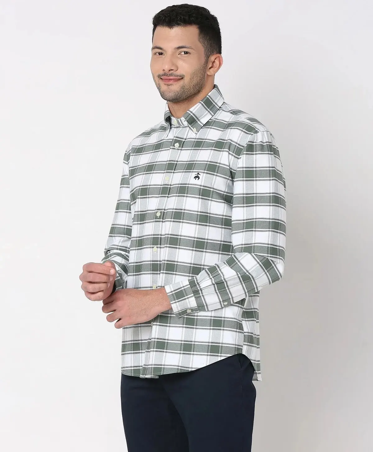 https://cdn.fynd.com/v2/falling-surf-7c8bb8/fyprod/wrkr/products/pictures/item/free/original/brooks-brothers/202200045_LTGREEN/1/EPvlI1FhYS-410366264005_2_9282.webp