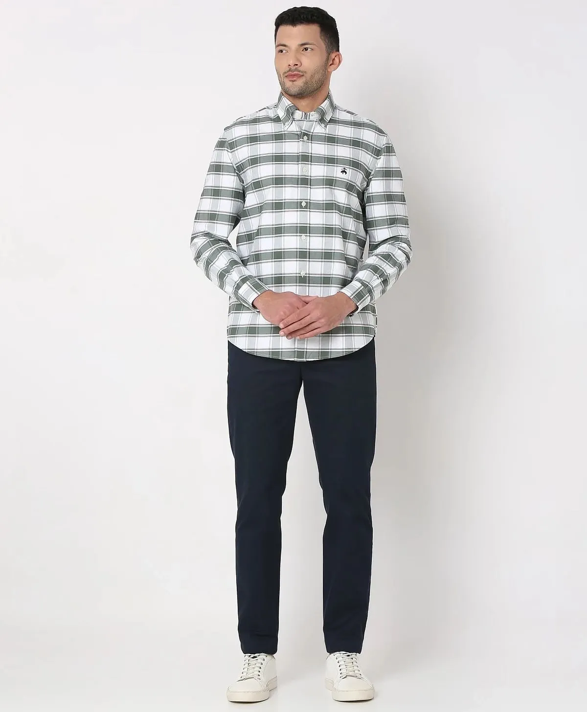 https://cdn.fynd.com/v2/falling-surf-7c8bb8/fyprod/wrkr/products/pictures/item/free/original/brooks-brothers/202200045_LTGREEN/3/qPY9B7CUP8-410366264005_4_2037.webp