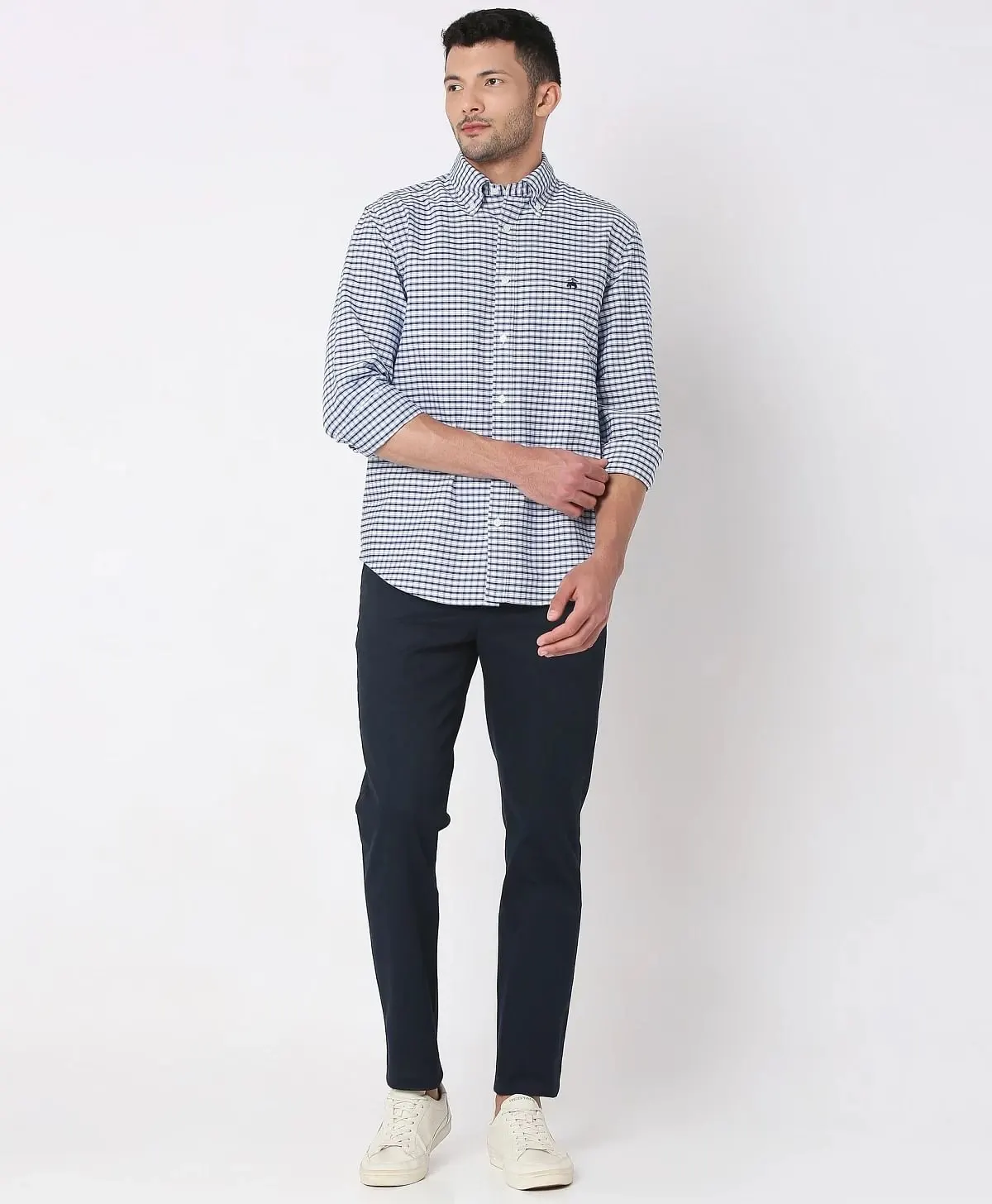 https://cdn.fynd.com/v2/falling-surf-7c8bb8/fyprod/wrkr/products/pictures/item/free/original/brooks-brothers/202200049_BLUE/4/jMEfR38tDa-410366268005_5_5297.webp