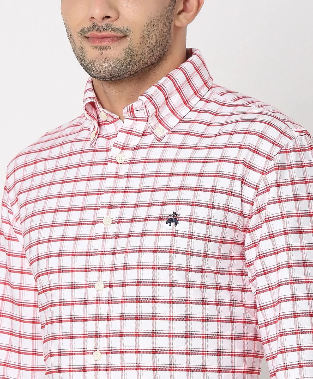https://cdn.fynd.com/v2/falling-surf-7c8bb8/fyprod/wrkr/products/pictures/item/free/original/brooks-brothers/202200051_RED/2/82oHmOGz6P-410366270005_3_2227.webp