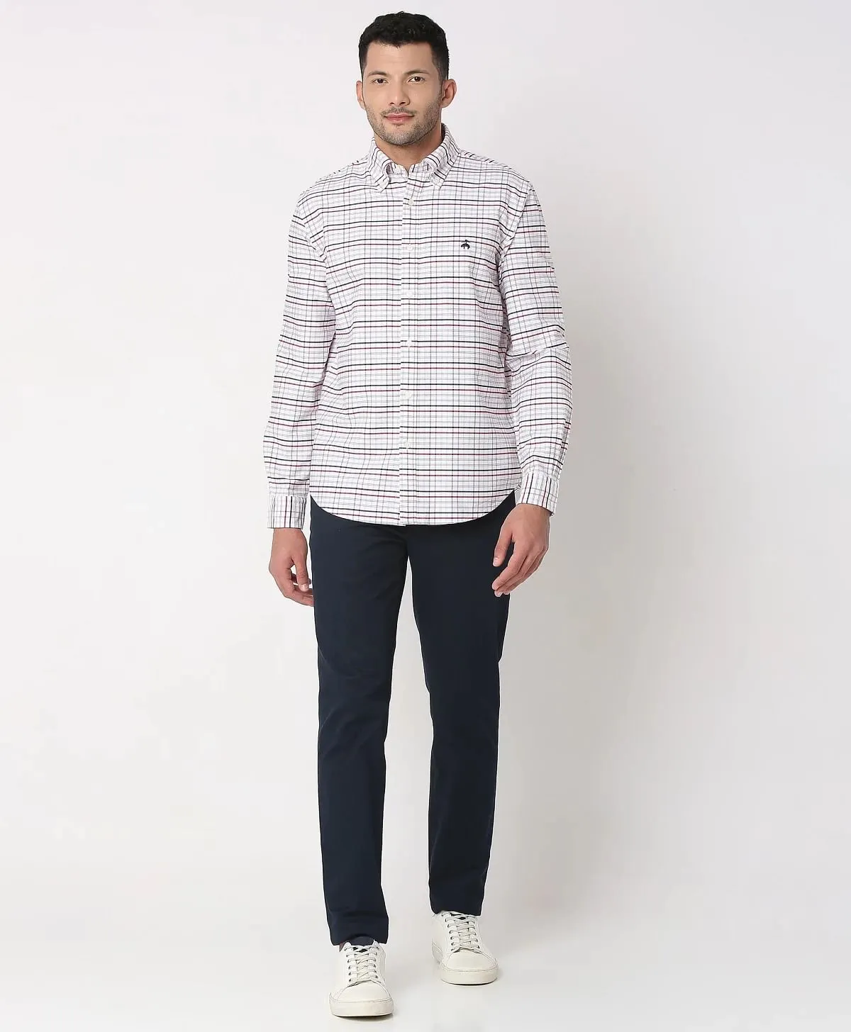 https://cdn.fynd.com/v2/falling-surf-7c8bb8/fyprod/wrkr/products/pictures/item/free/original/brooks-brothers/202200054_RED/4/cyRFWWAAez-410366273005_5_9942.webp
