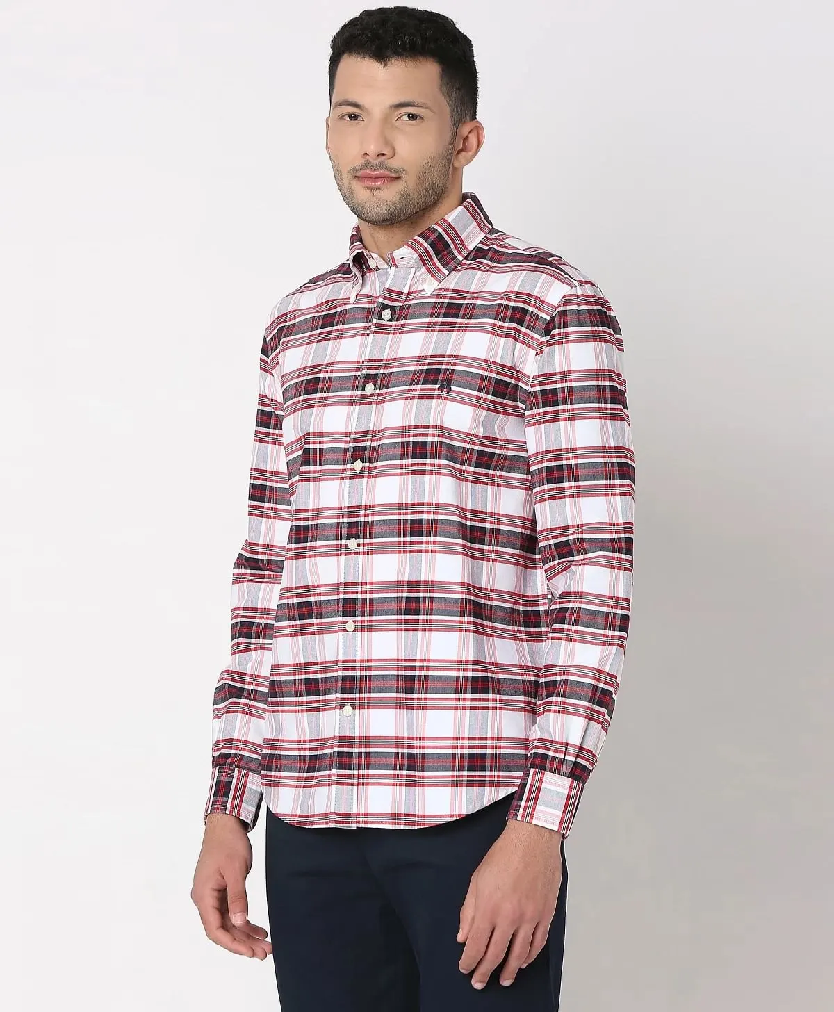 https://cdn.fynd.com/v2/falling-surf-7c8bb8/fyprod/wrkr/products/pictures/item/free/original/brooks-brothers/202200057_RED/1/uRR0ZZ0ZLz-410366276005_2_2804.webp