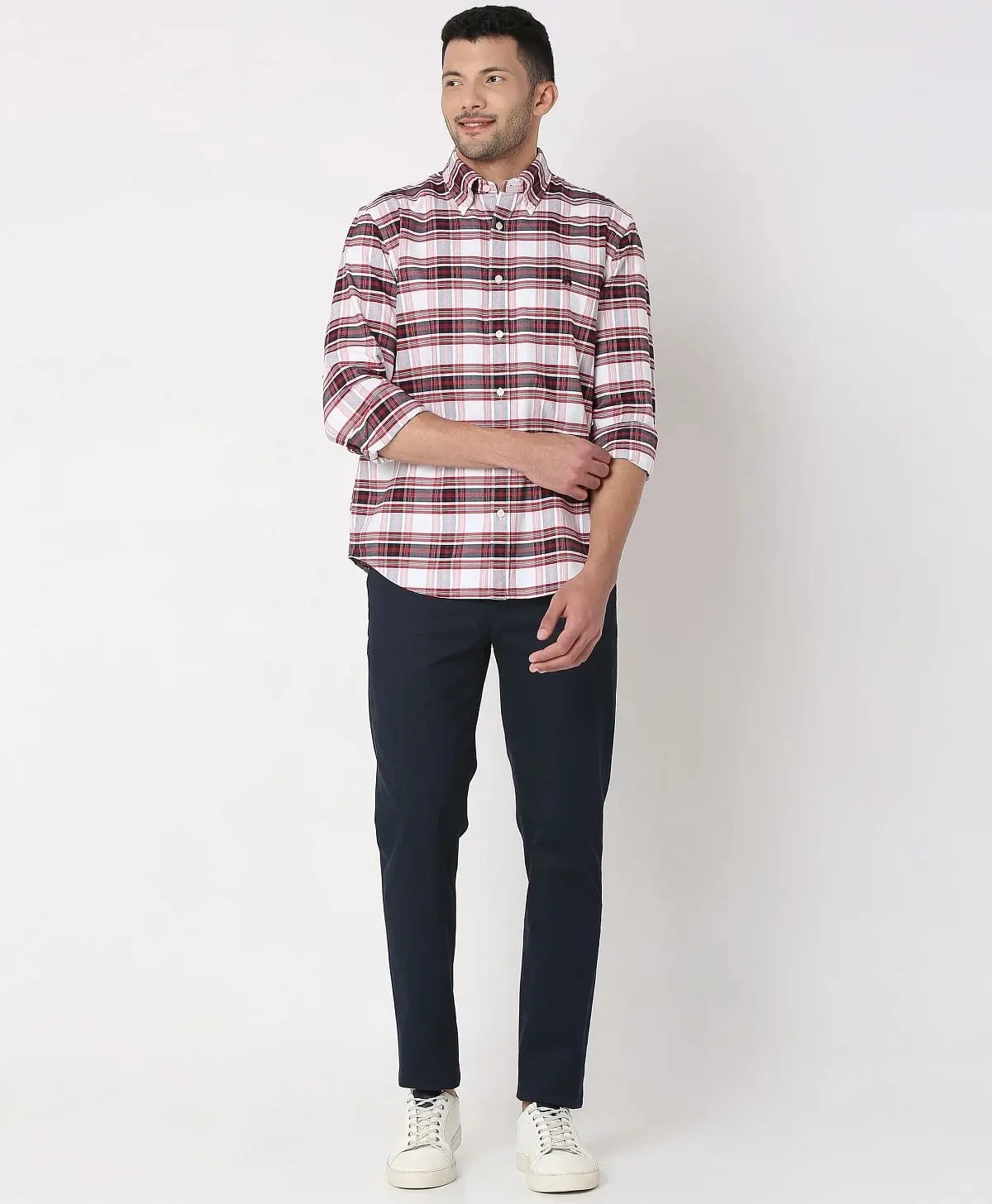 https://cdn.fynd.com/v2/falling-surf-7c8bb8/fyprod/wrkr/products/pictures/item/free/original/brooks-brothers/202200057_RED/5/7YQm3kxBcS-410366276005_6_8947.webp