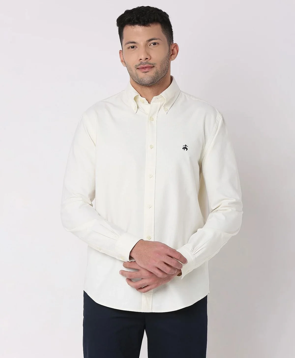 https://cdn.fynd.com/v2/falling-surf-7c8bb8/fyprod/wrkr/products/pictures/item/free/original/brooks-brothers/202200061_FRENCH-VANILLA/0/7nkVinkR6M-410366278005_1_3236.webp