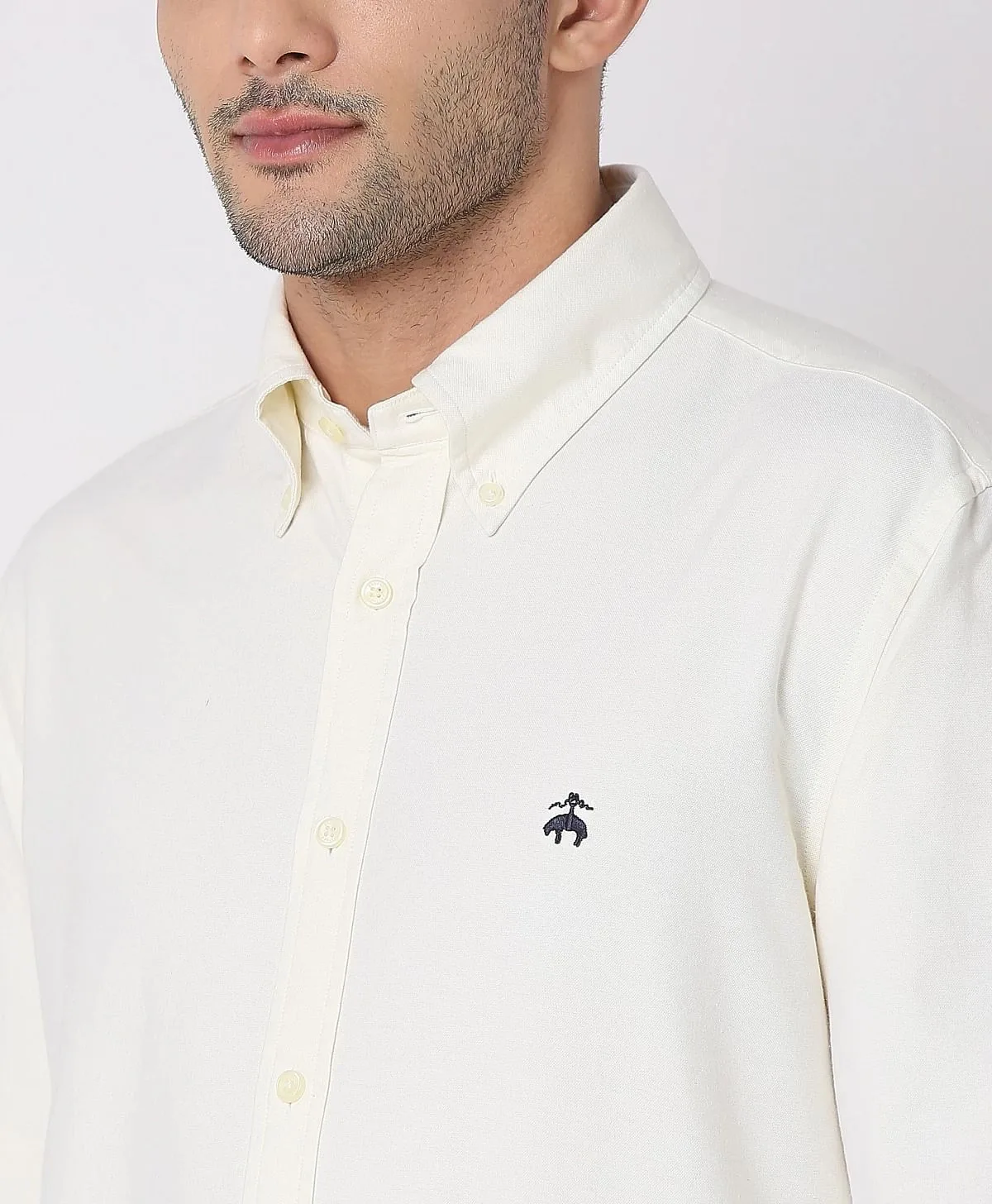 https://cdn.fynd.com/v2/falling-surf-7c8bb8/fyprod/wrkr/products/pictures/item/free/original/brooks-brothers/202200061_FRENCH-VANILLA/2/c8Y3mR_TPD-410366278005_3_9500.webp