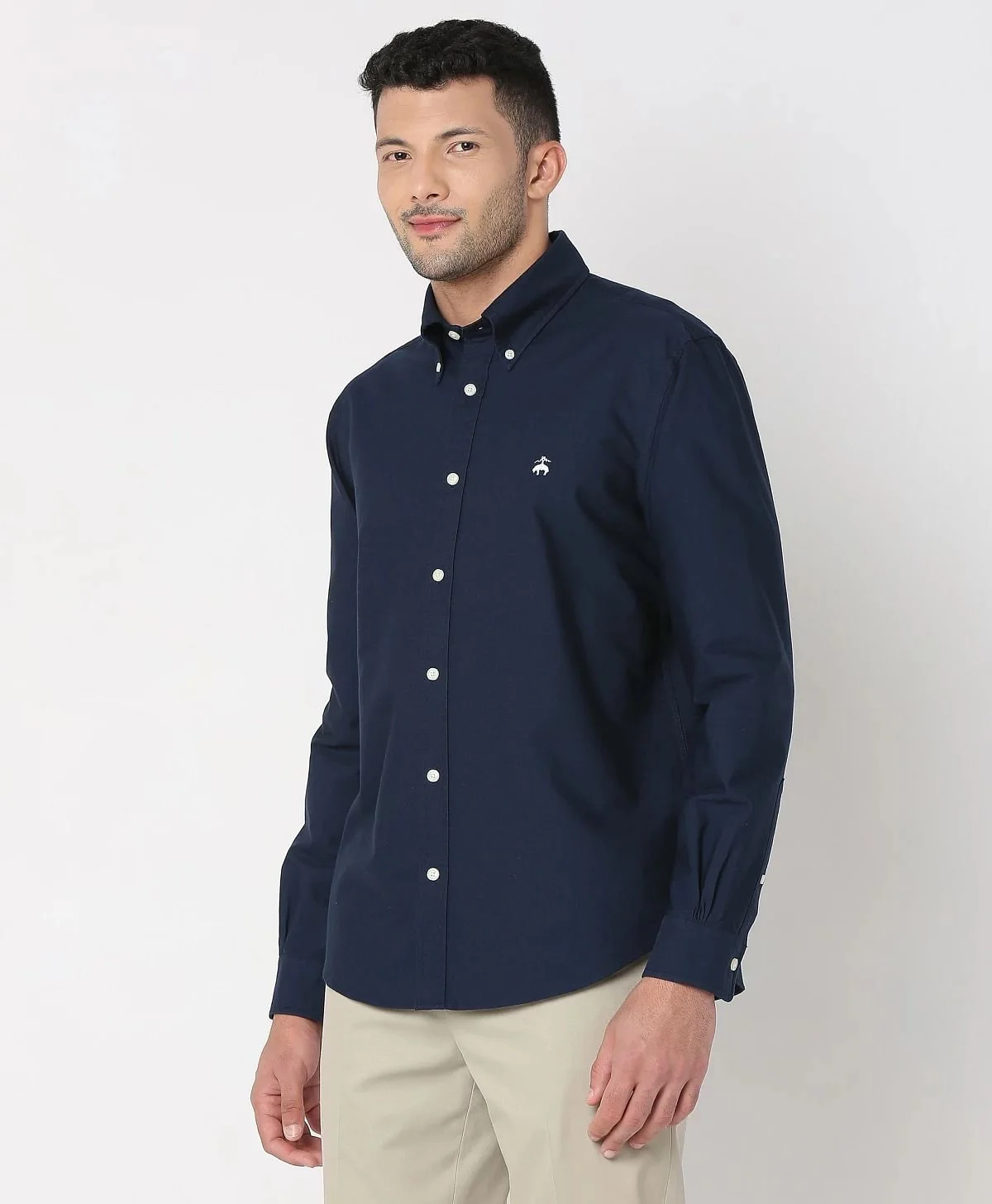 https://cdn.fynd.com/v2/falling-surf-7c8bb8/fyprod/wrkr/products/pictures/item/free/original/brooks-brothers/202200063_NAVY-BLAZER/1/Apwgg2suJm-410366280005_2_5477.webp