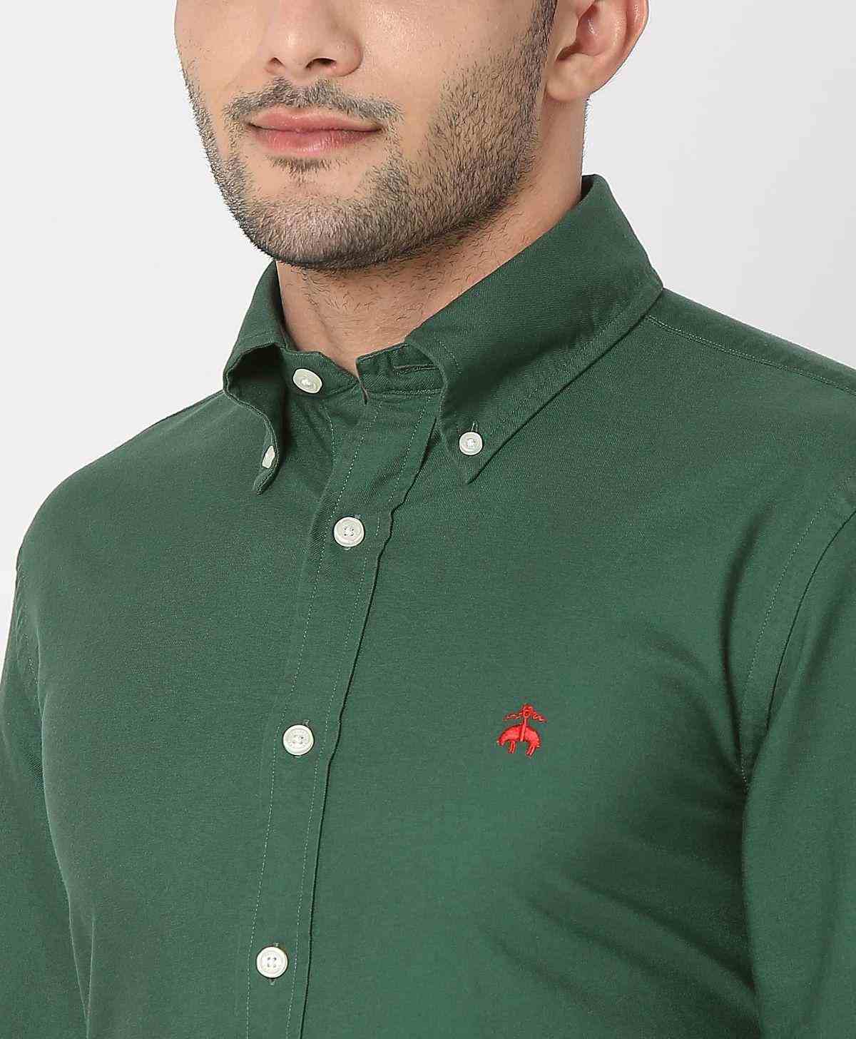 https://cdn.fynd.com/v2/falling-surf-7c8bb8/fyprod/wrkr/products/pictures/item/free/original/brooks-brothers/202200064_TRENDING-GREEN/1/HbJJ5gTz5B-410366281005_2_2348.jpeg