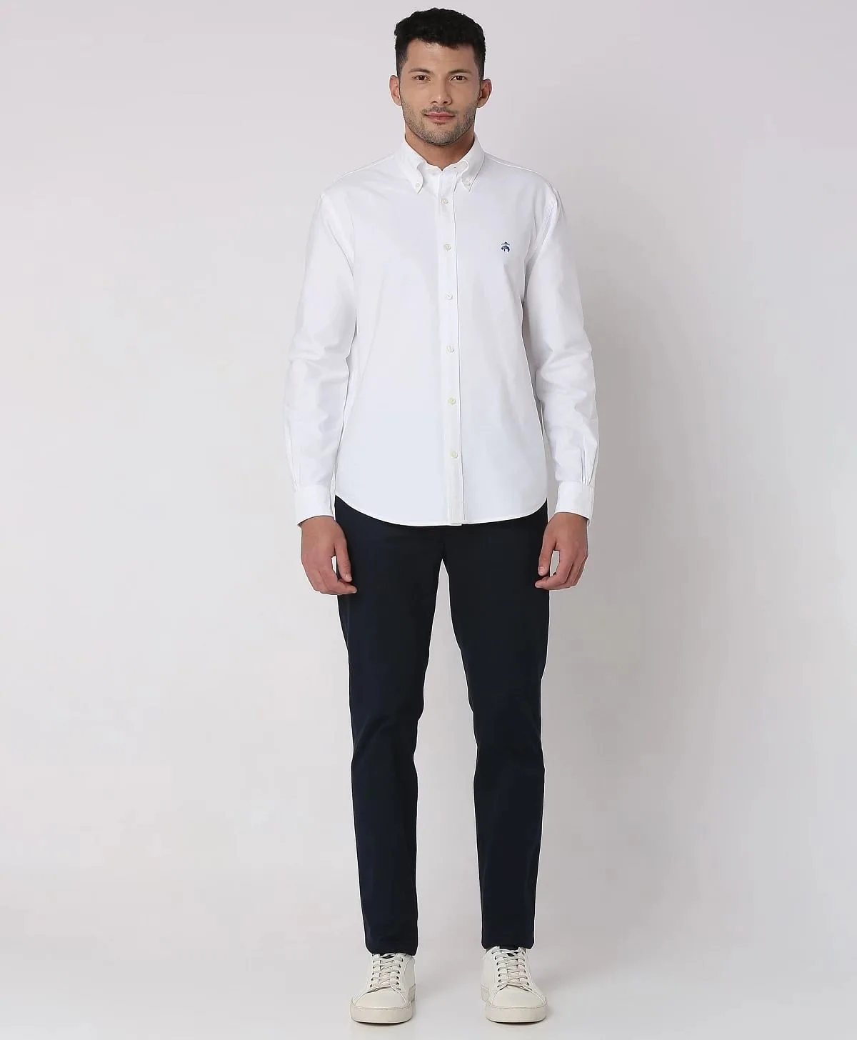 https://cdn.fynd.com/v2/falling-surf-7c8bb8/fyprod/wrkr/products/pictures/item/free/original/brooks-brothers/202200065_WHITE/3/5MLRj_dZPI-410366282005_4_4594.webp
